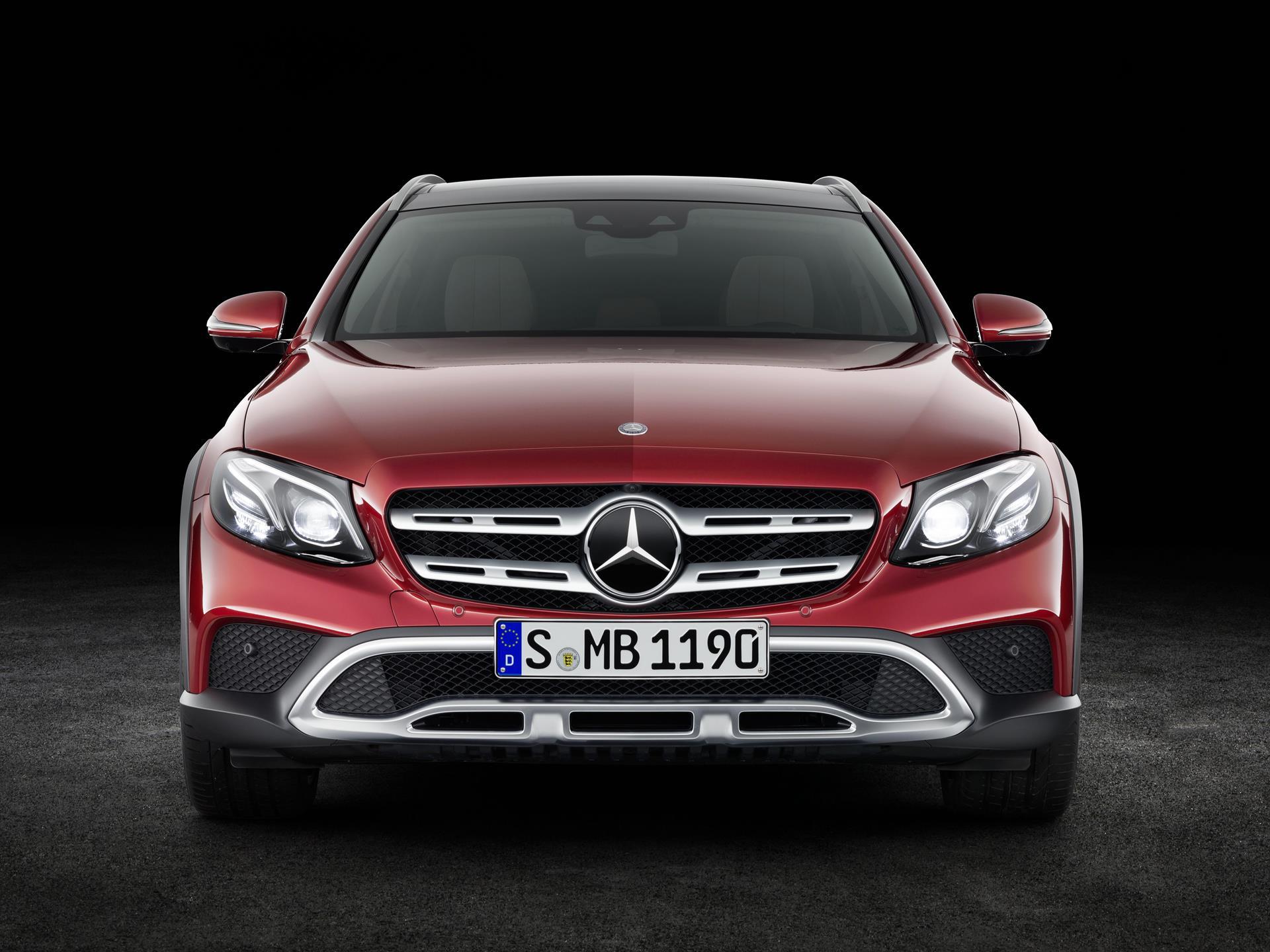 Mercedes-Benz E 220D Estate With Sports Grille Wallpapers