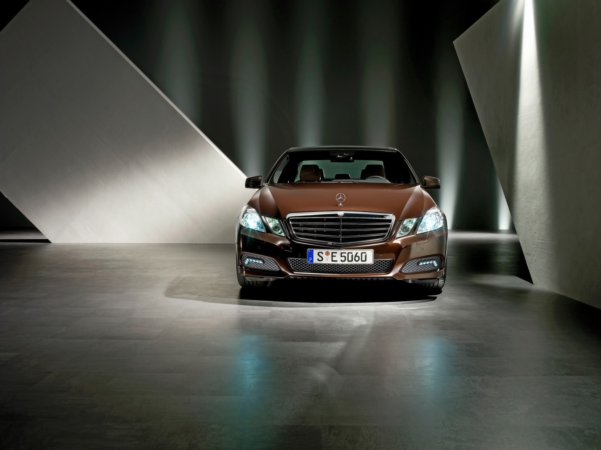 Mercedes-Benz E 350 Wallpapers