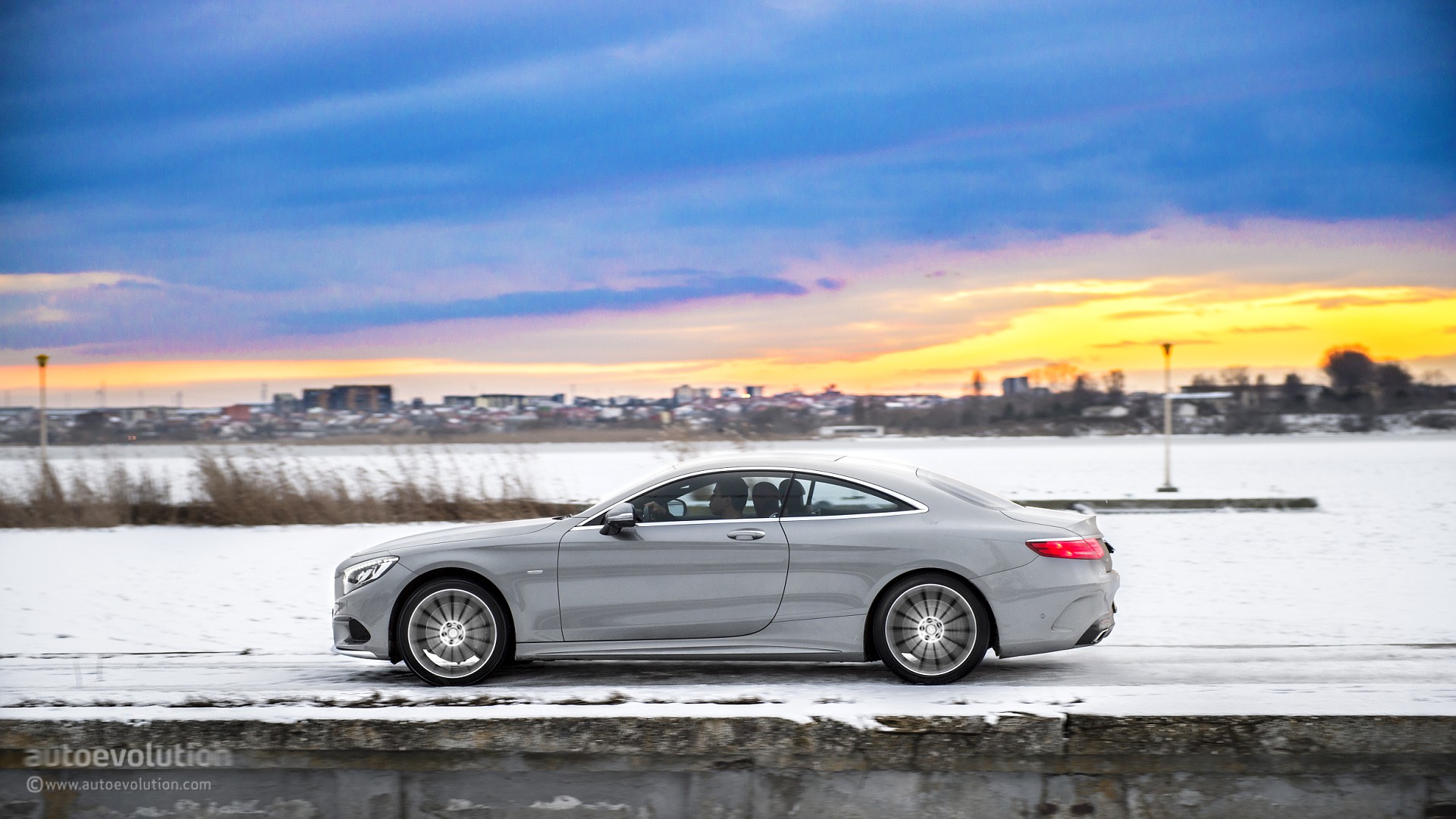 Mercedes-Benz S-Class Coupe Wallpapers