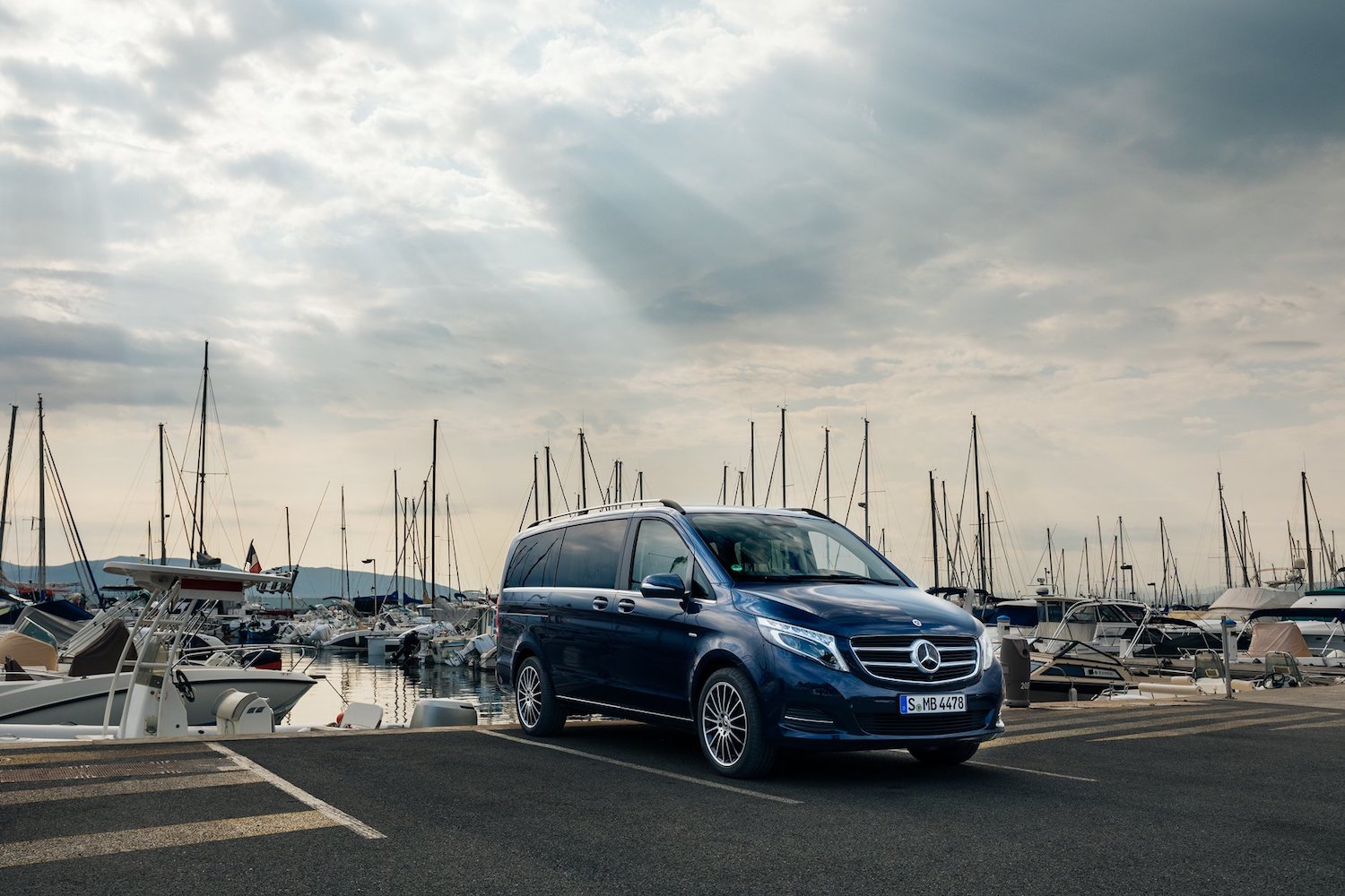 Mercedes-Benz V-Class Wallpapers