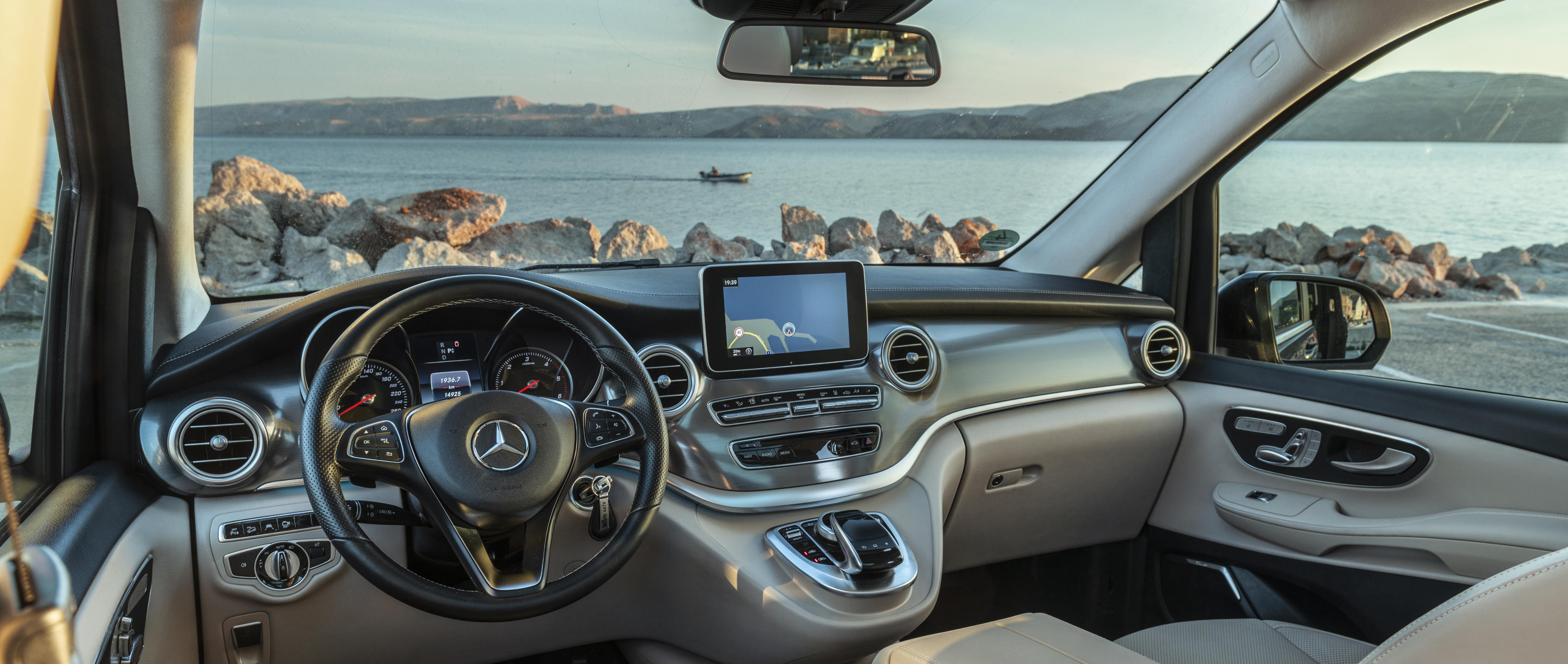 Mercedes-Benz V-Class Wallpapers