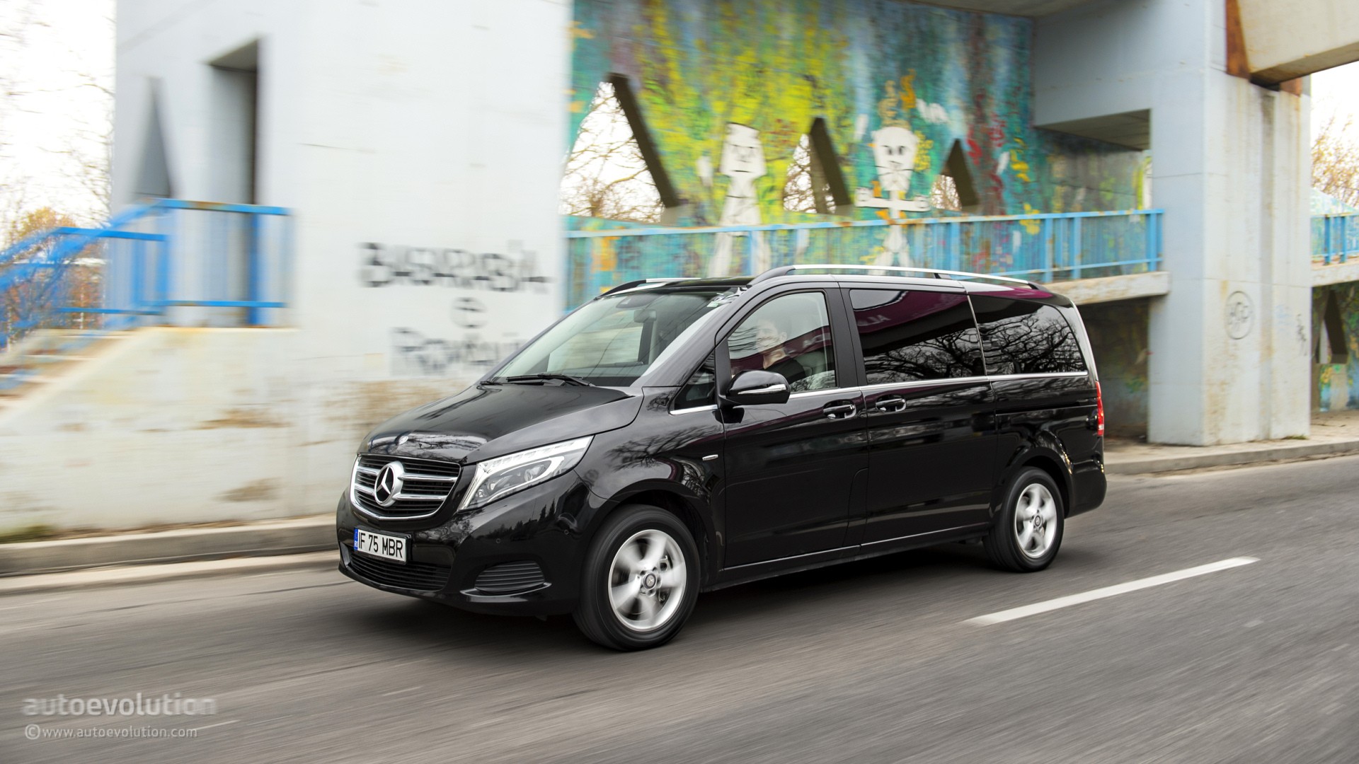 Mercedes-Benz V-Class Wallpapers