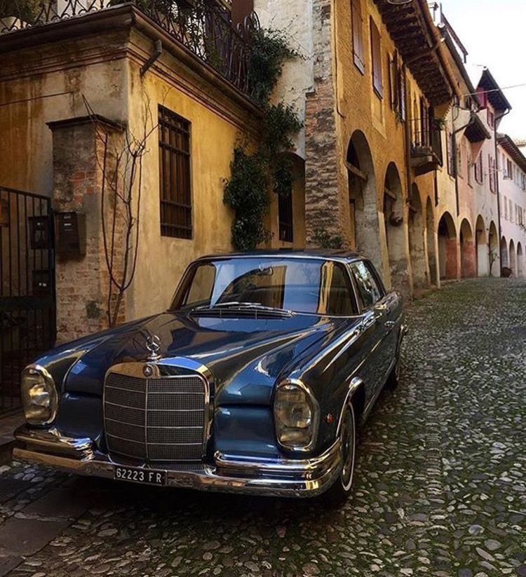 Mercedes-Benz W111 Wallpapers