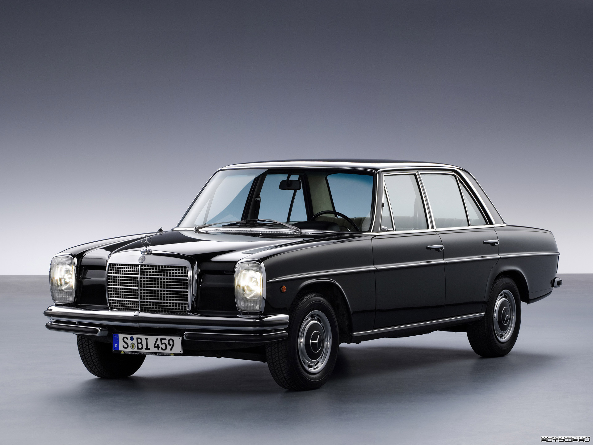 Mercedes-Benz W114 Wallpapers