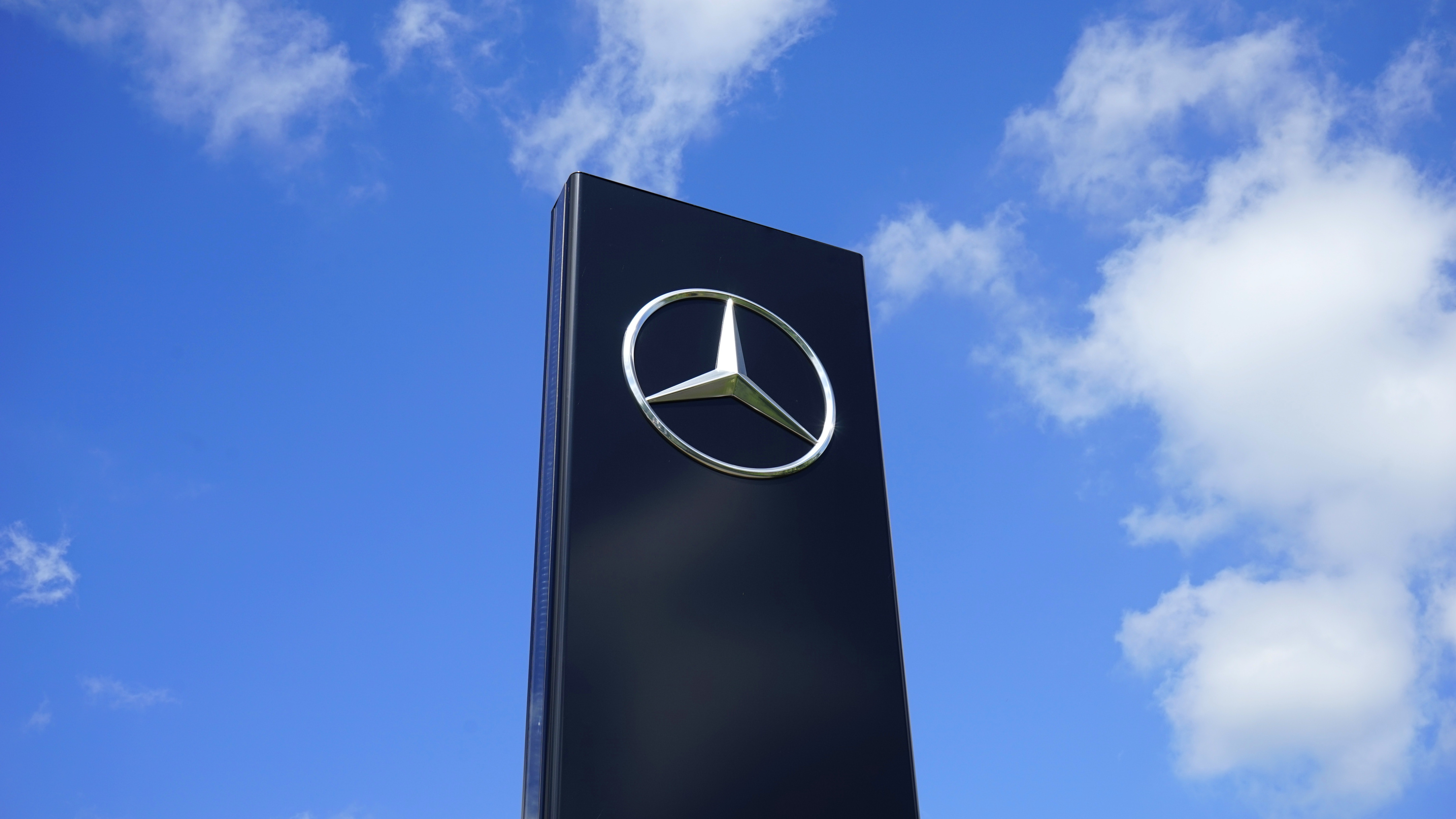 Mercedes Benz Wallpapers