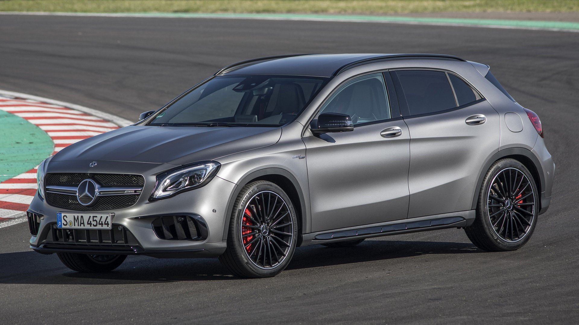 Mercedes Gla Wallpapers