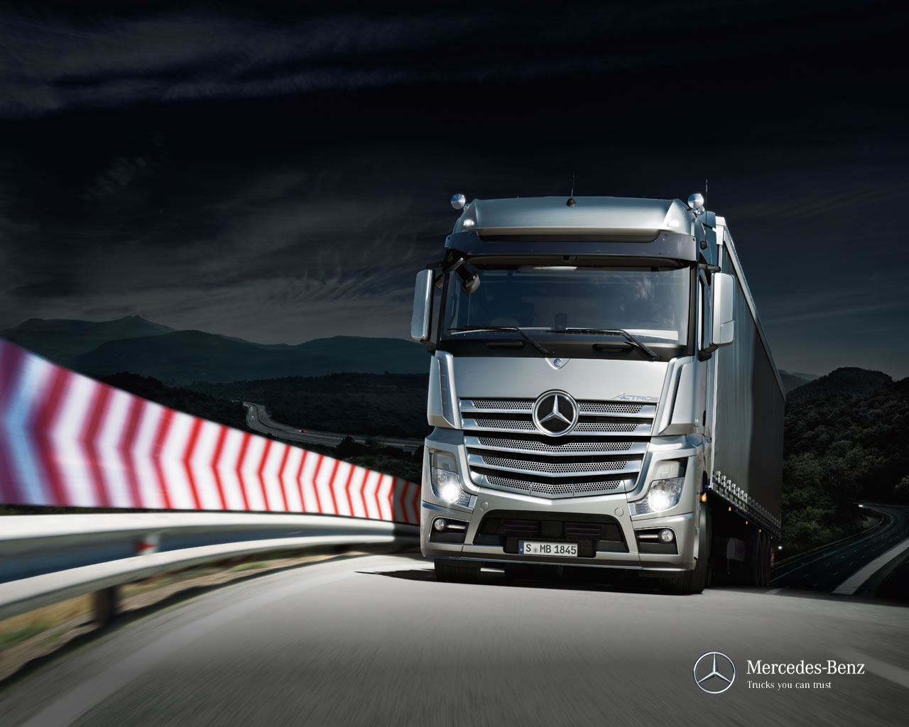 Mercedes Truck Pics Wallpapers