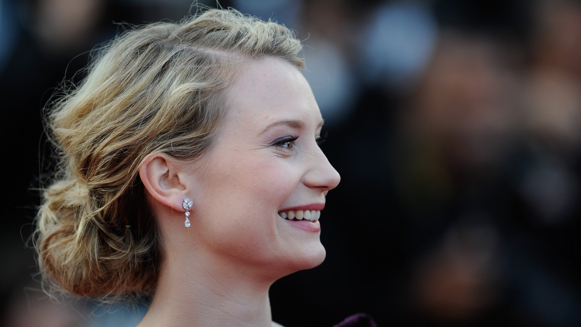 Mia Wasikowska Wallpapers