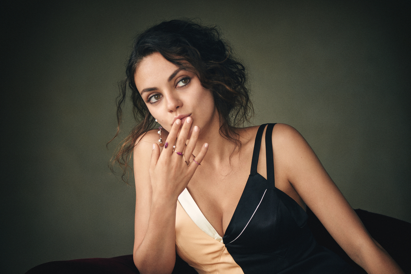 Mila Kunis Cosmopolitan Wallpapers