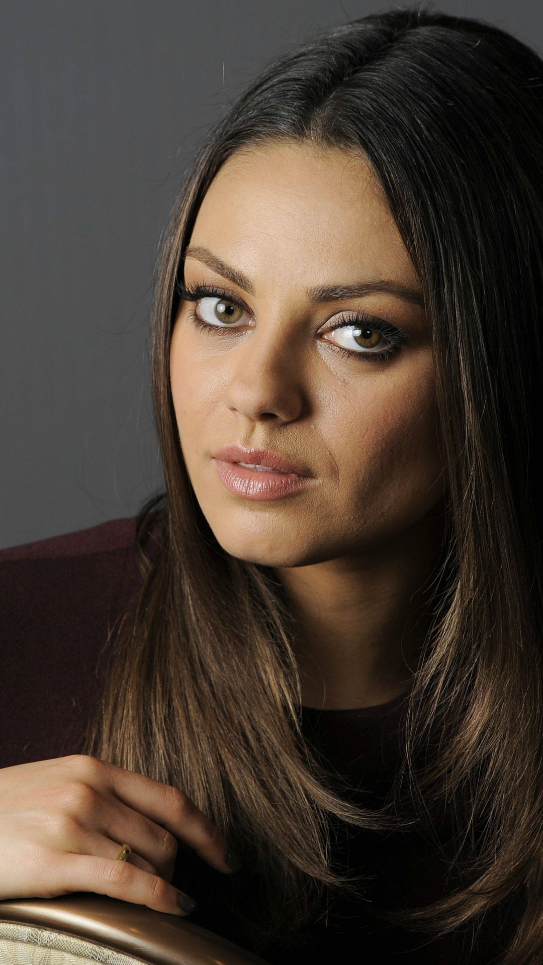 Mila Kunis Wallpapers