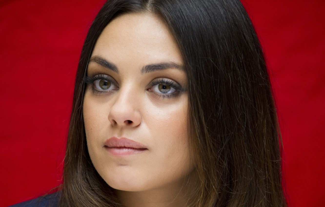 Mila Kunis Wallpapers