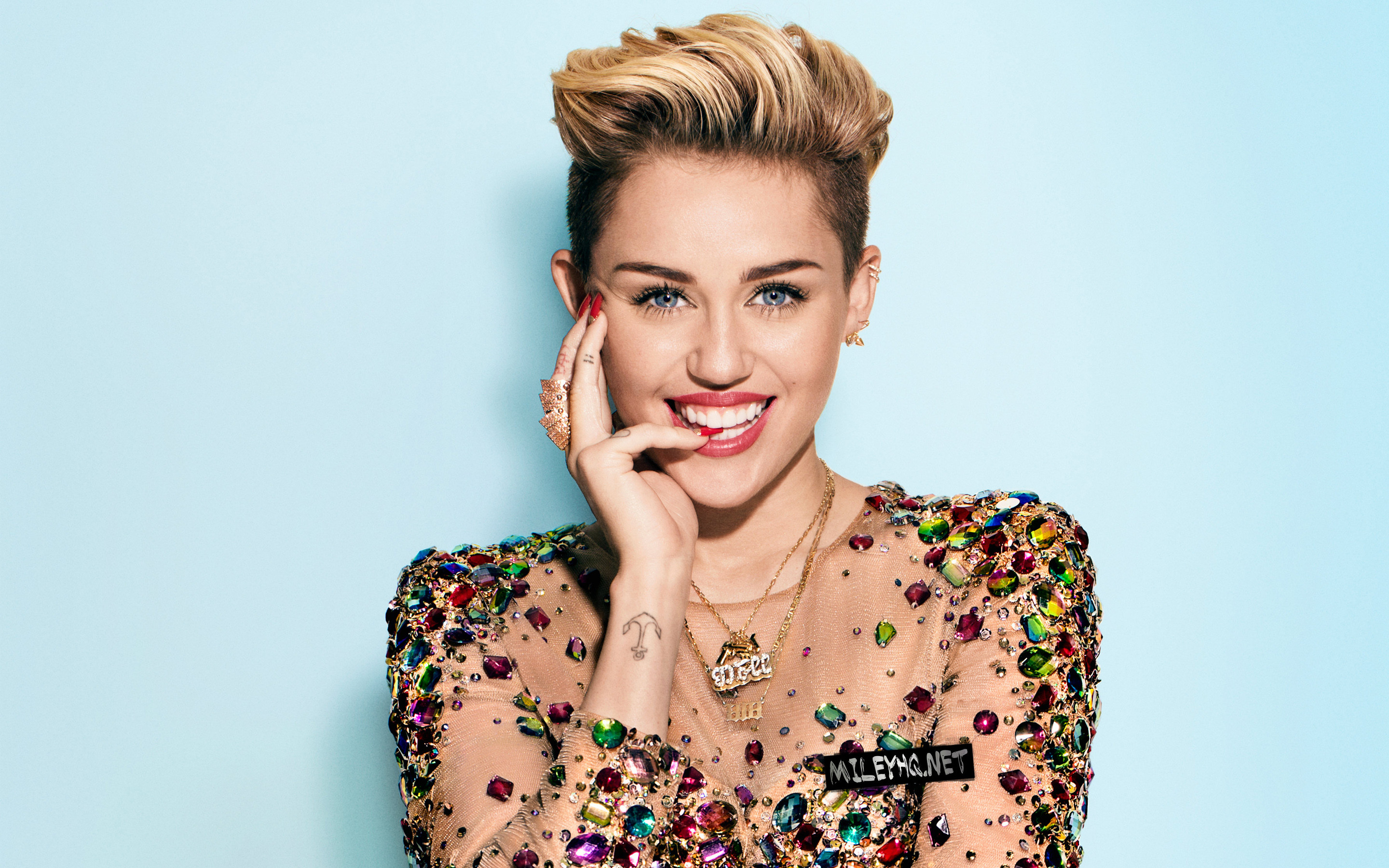 Miley Cyrus Cute Wallpapers