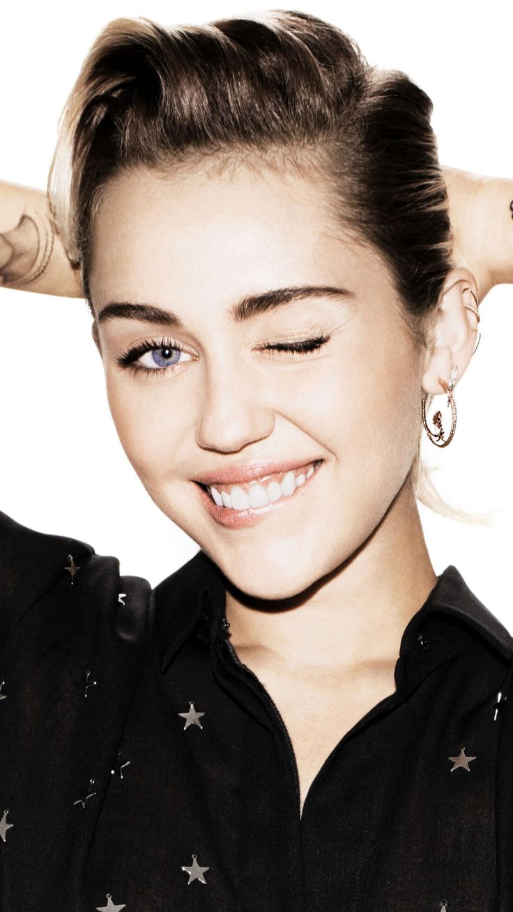 Miley Cyrus Cute Wallpapers