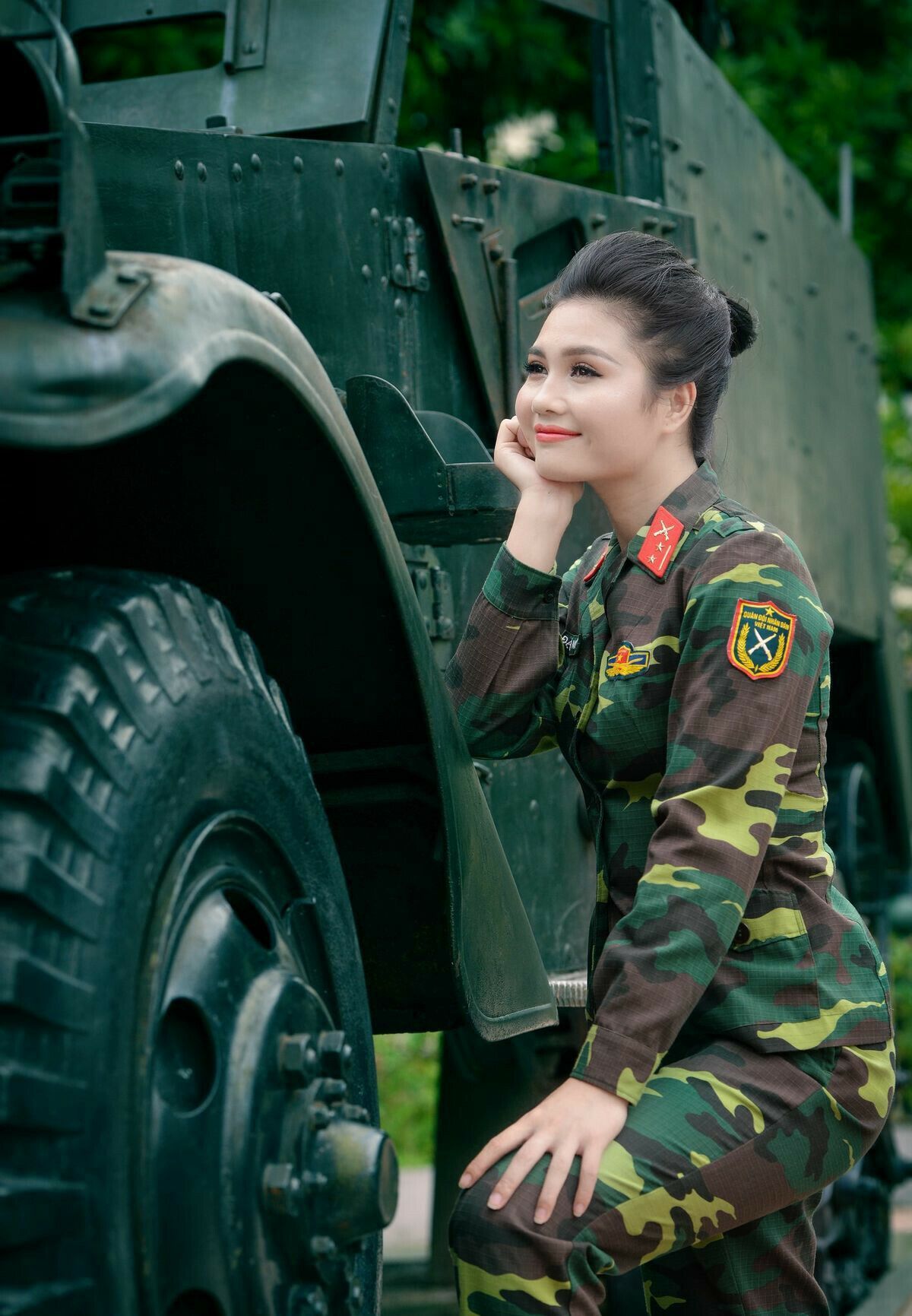 Military Woman 4K Wallpapers