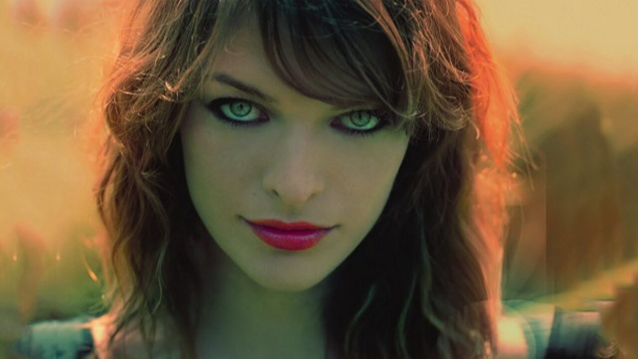 Milla Jovovich As Blood Queen In Hellboy Wallpapers