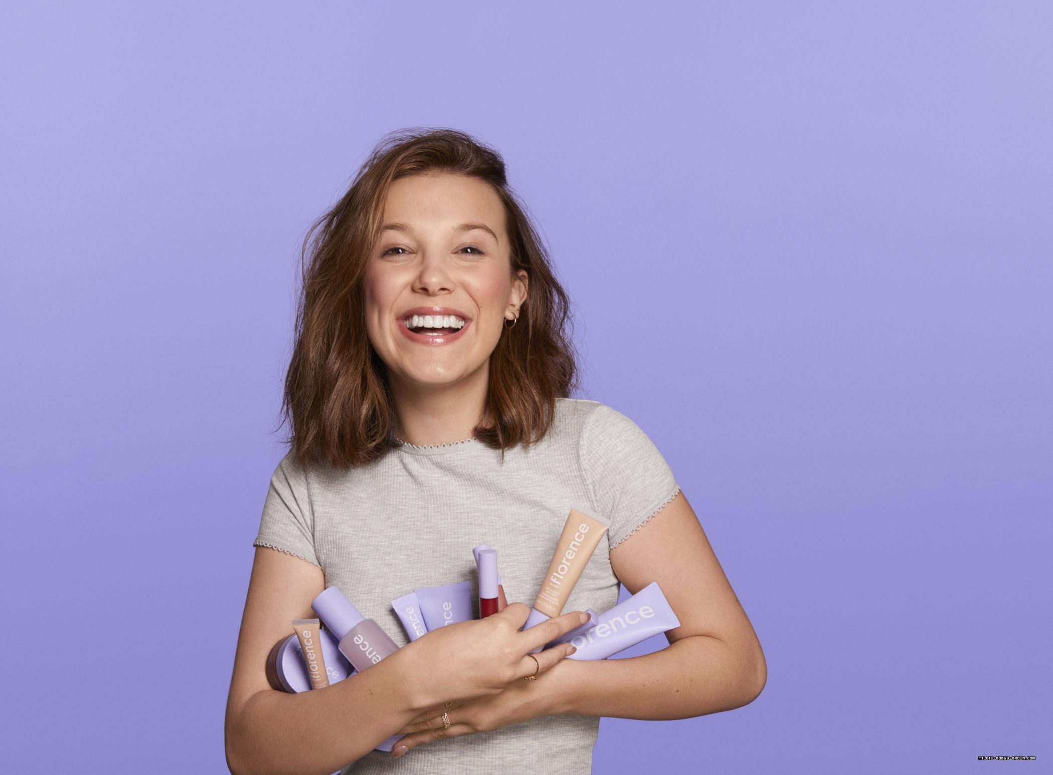 millie bobby brown smiling Wallpapers