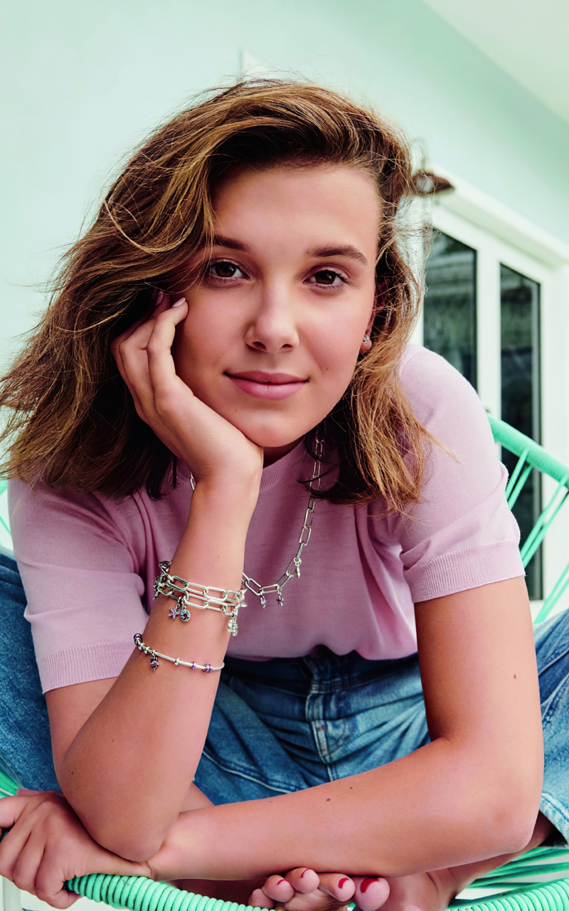 millie bobby brown smiling Wallpapers