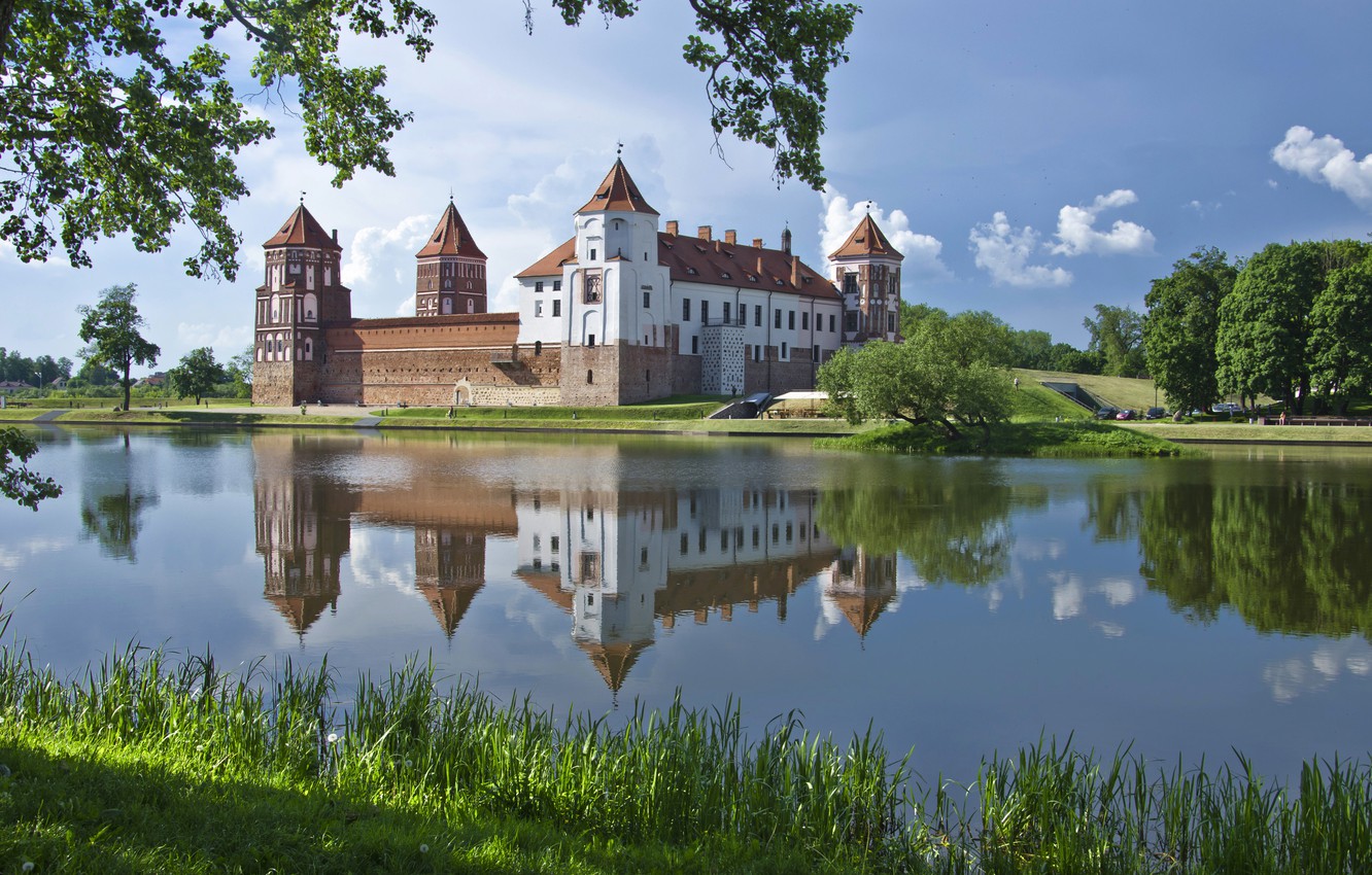 Mirsky Castle Wallpapers