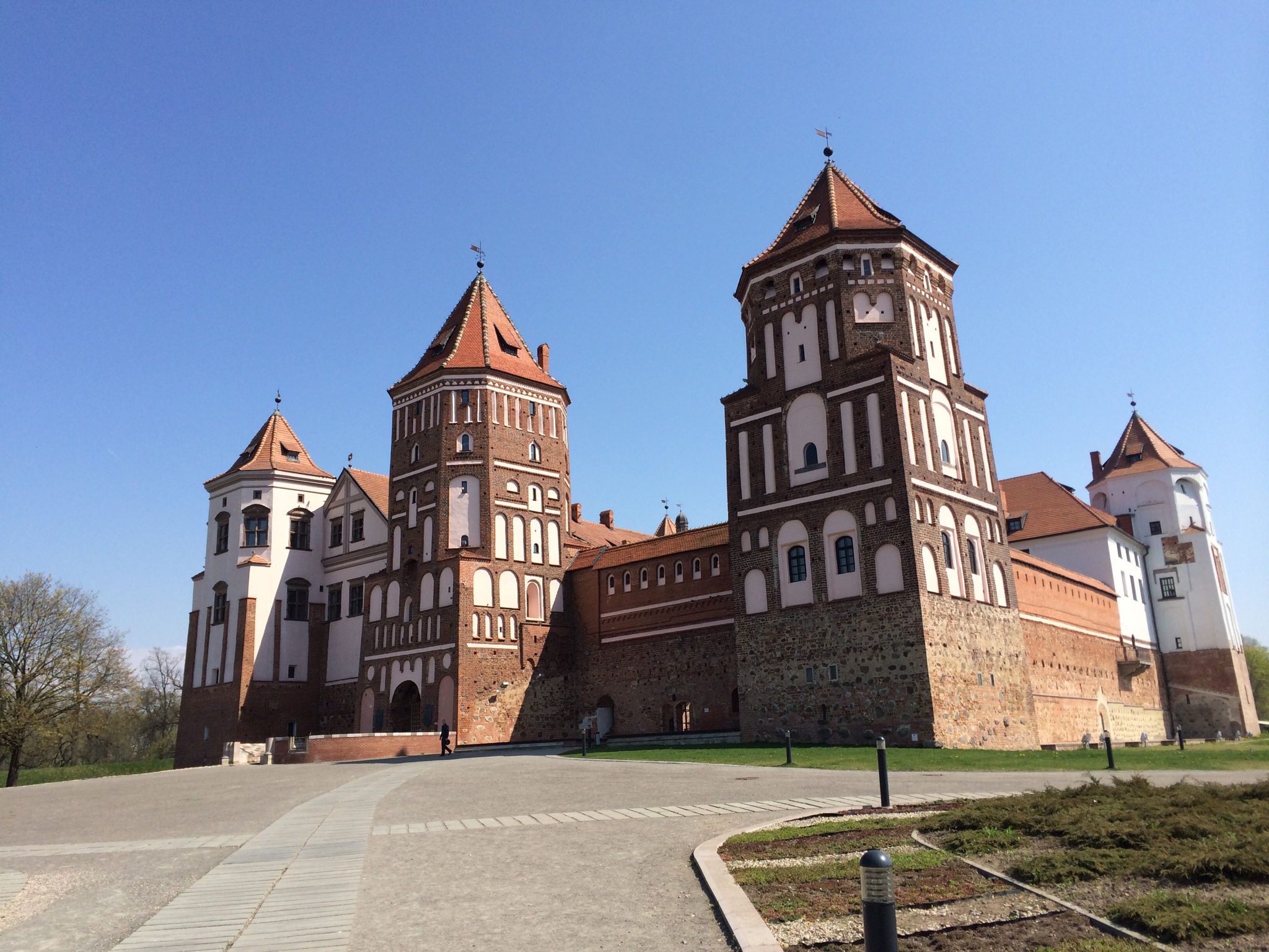 Mirsky Castle Wallpapers