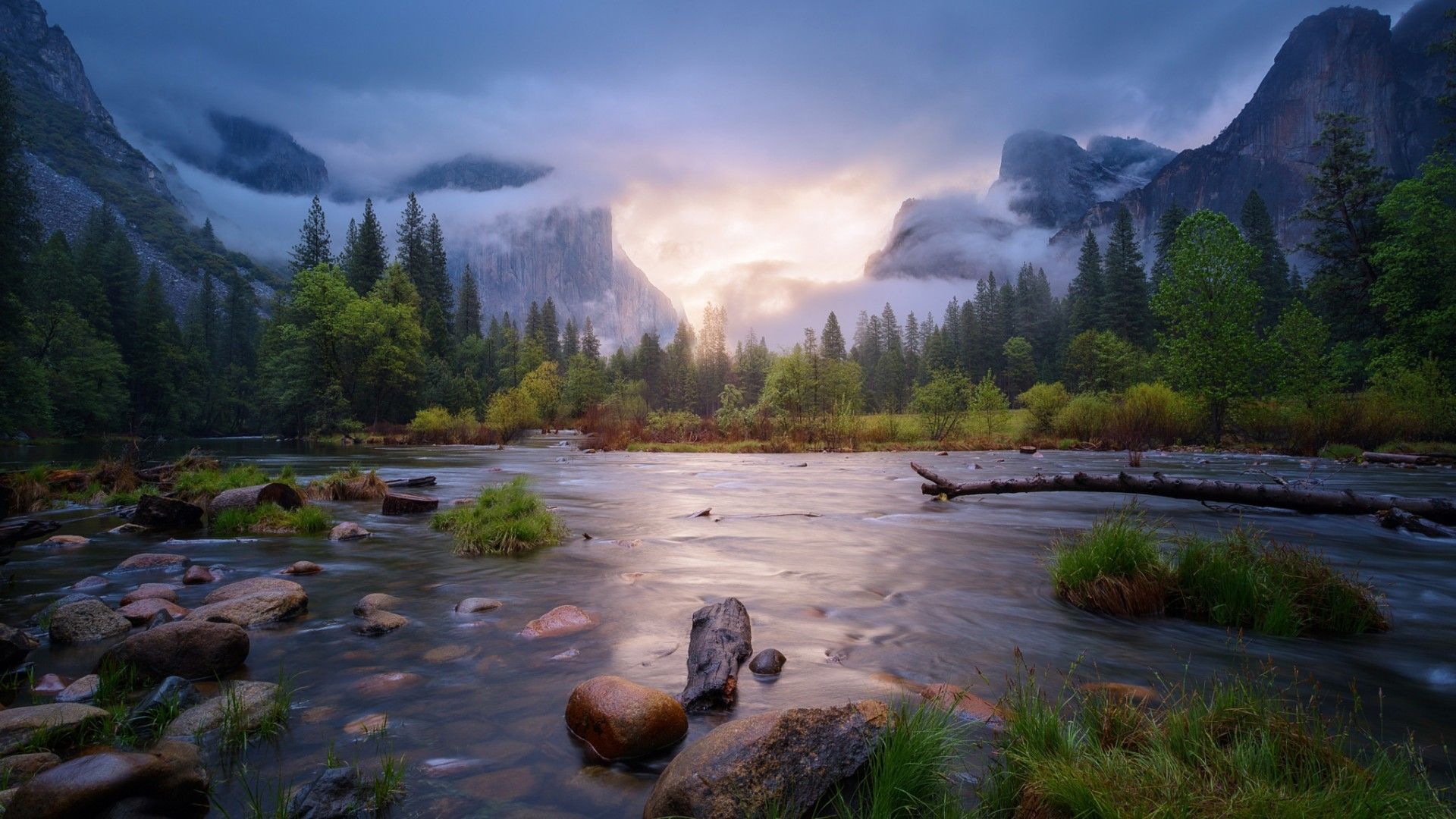 Misty Yosemite Wallpapers