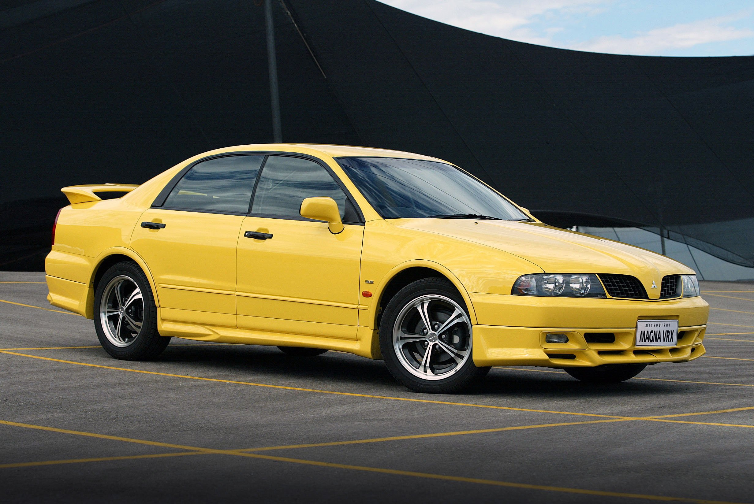 Mitsubishi Magna Wallpapers