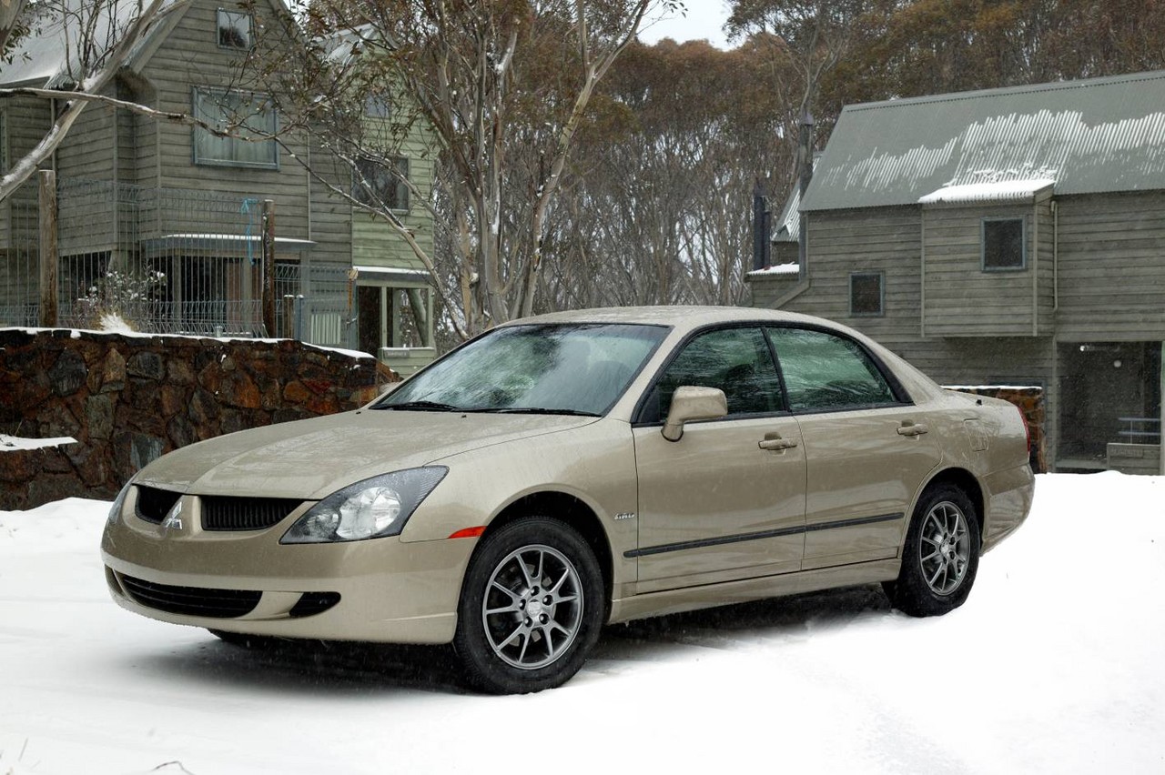 Mitsubishi Magna Wallpapers