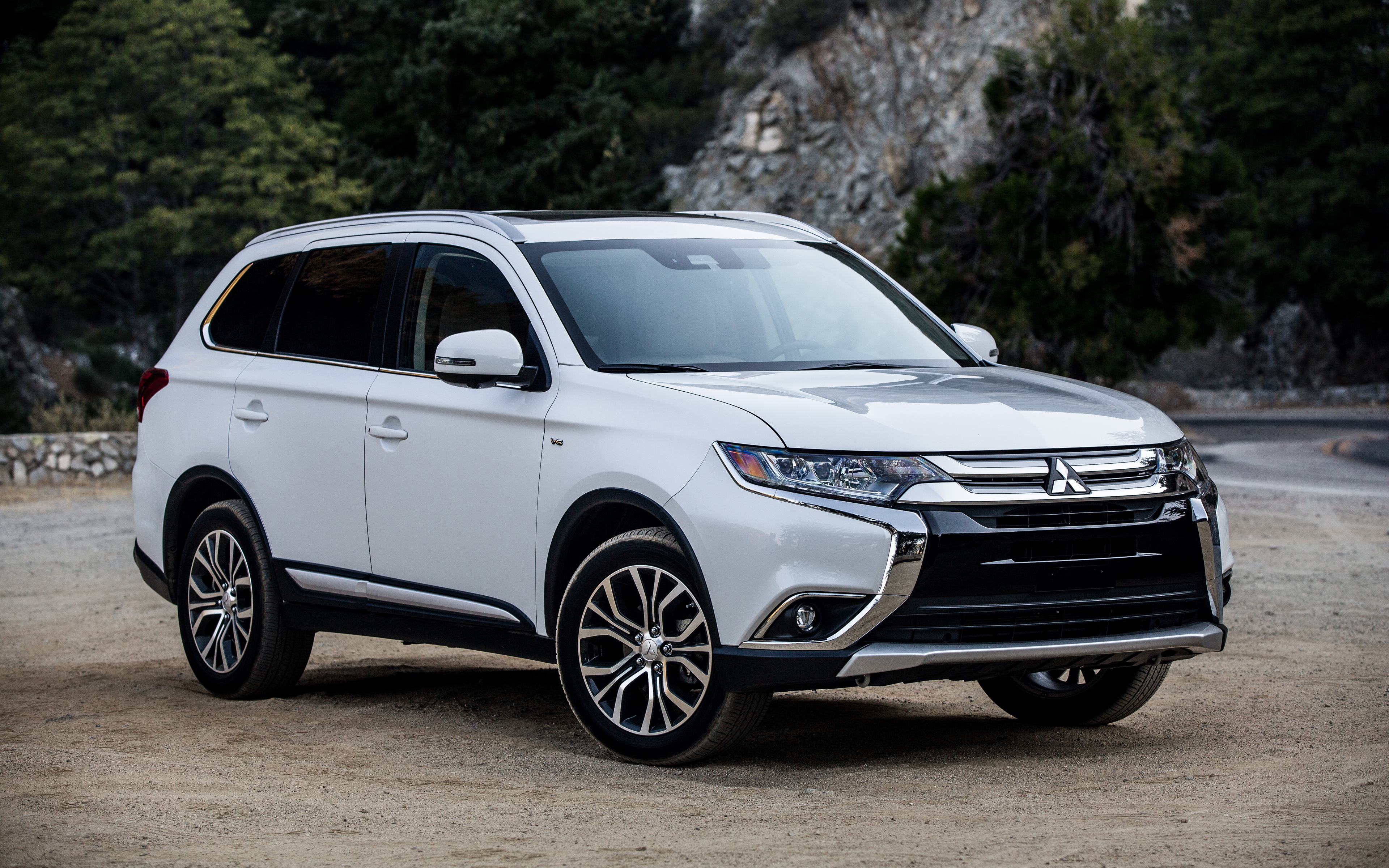 Mitsubishi Outlander Wallpapers