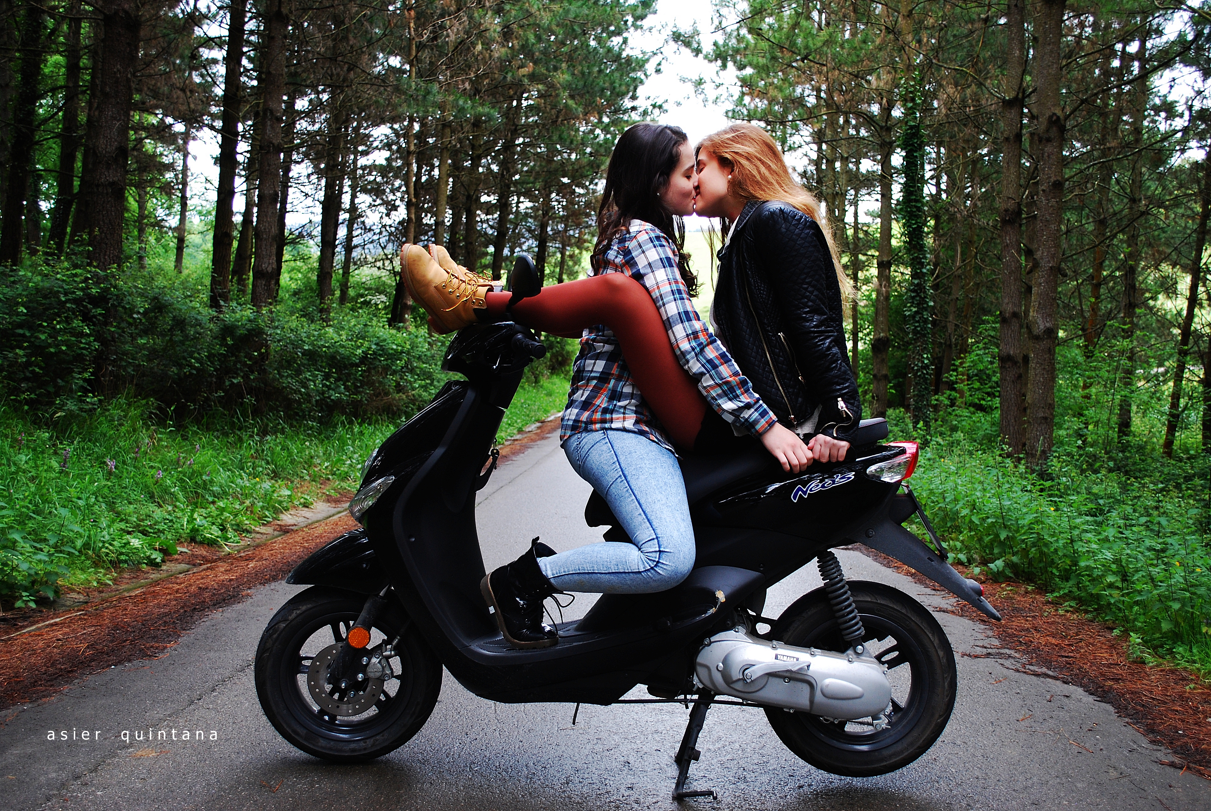 Moped Wallpapers