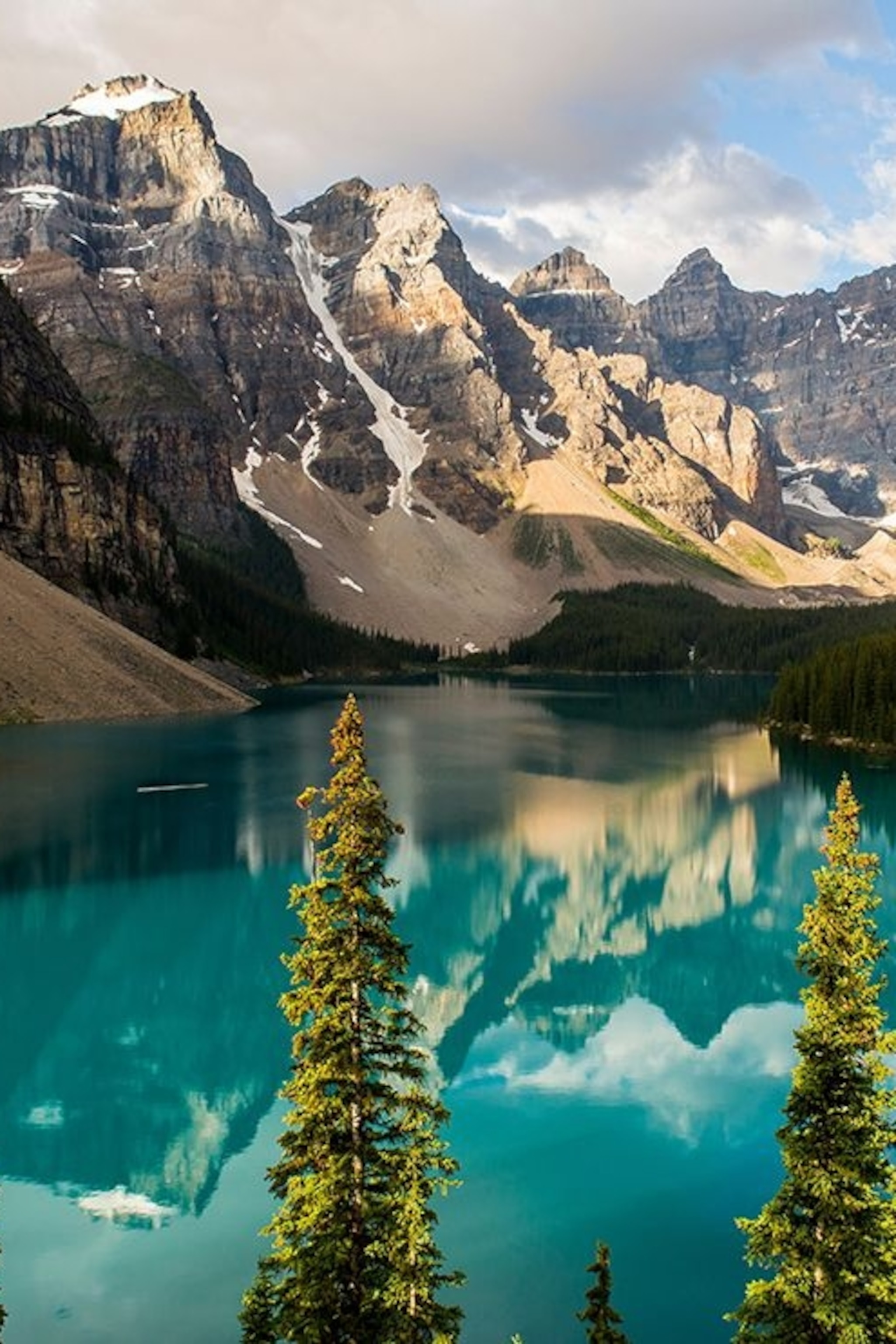 Moraine Lake South Channel Wallpapers