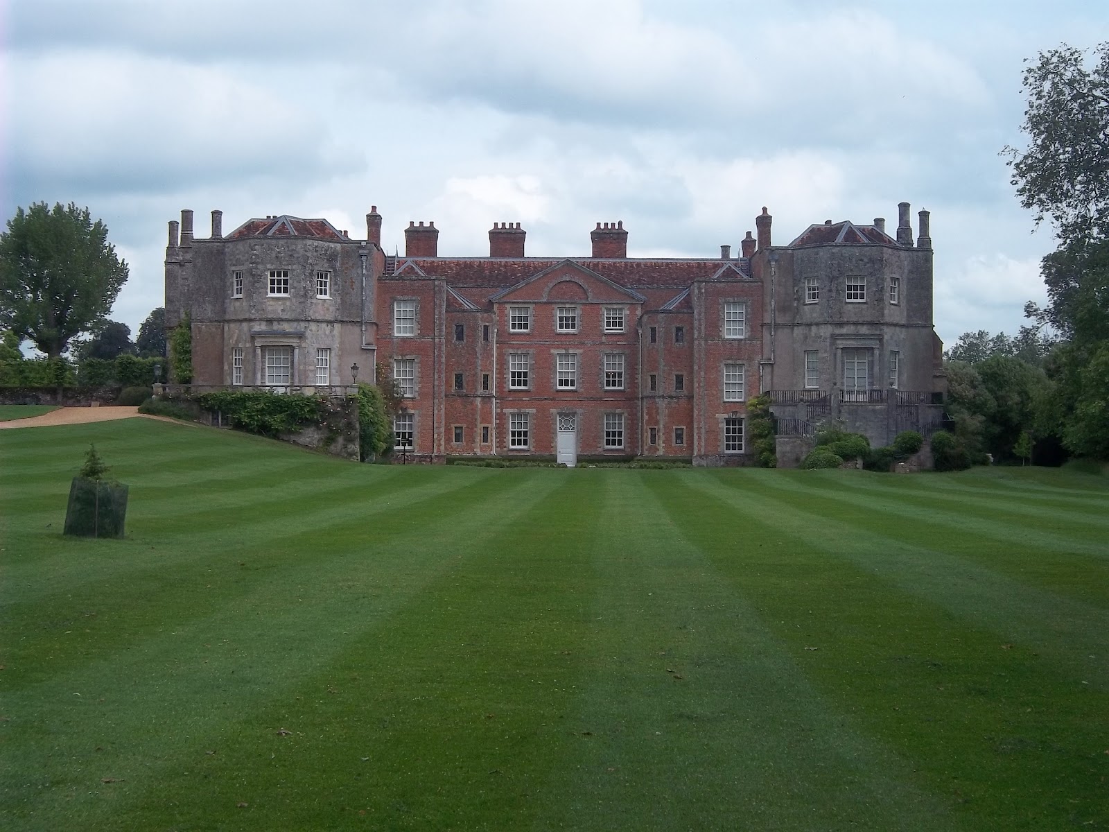 Mottisfont Abbey Wallpapers