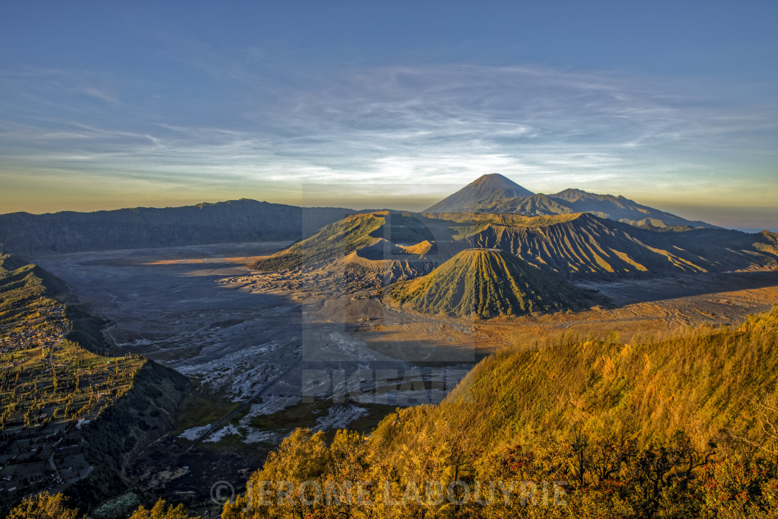 Mount Bromo Cloudy Volcano Wallpapers