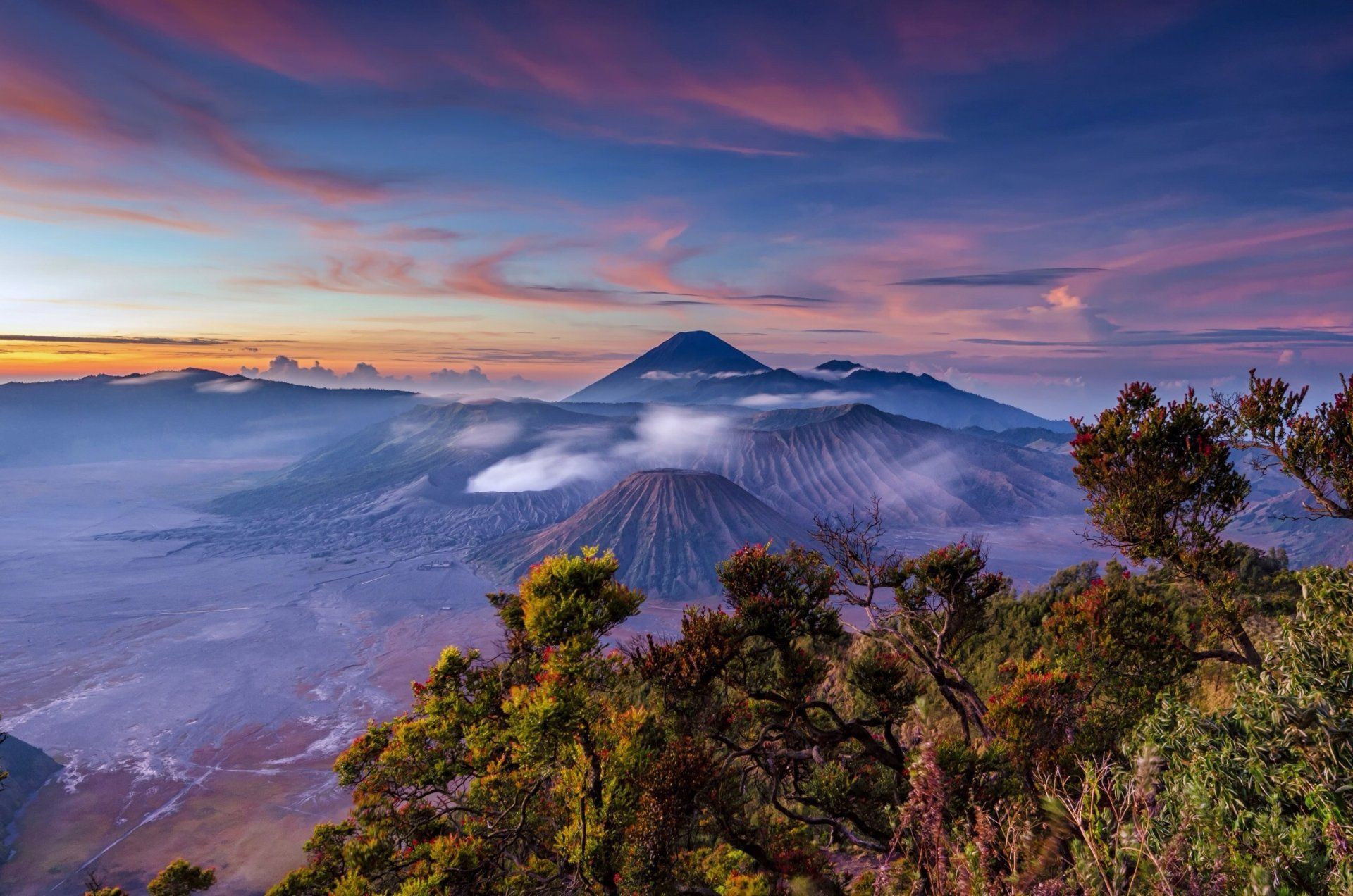 Mount Bromo Cloudy Volcano Wallpapers