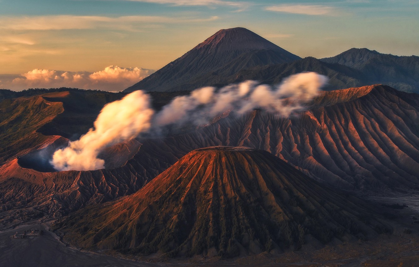 Mount Bromo Cloudy Volcano Wallpapers