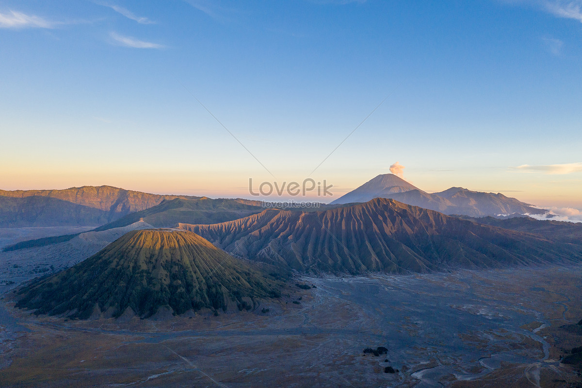 Mount Bromo Cloudy Volcano Wallpapers