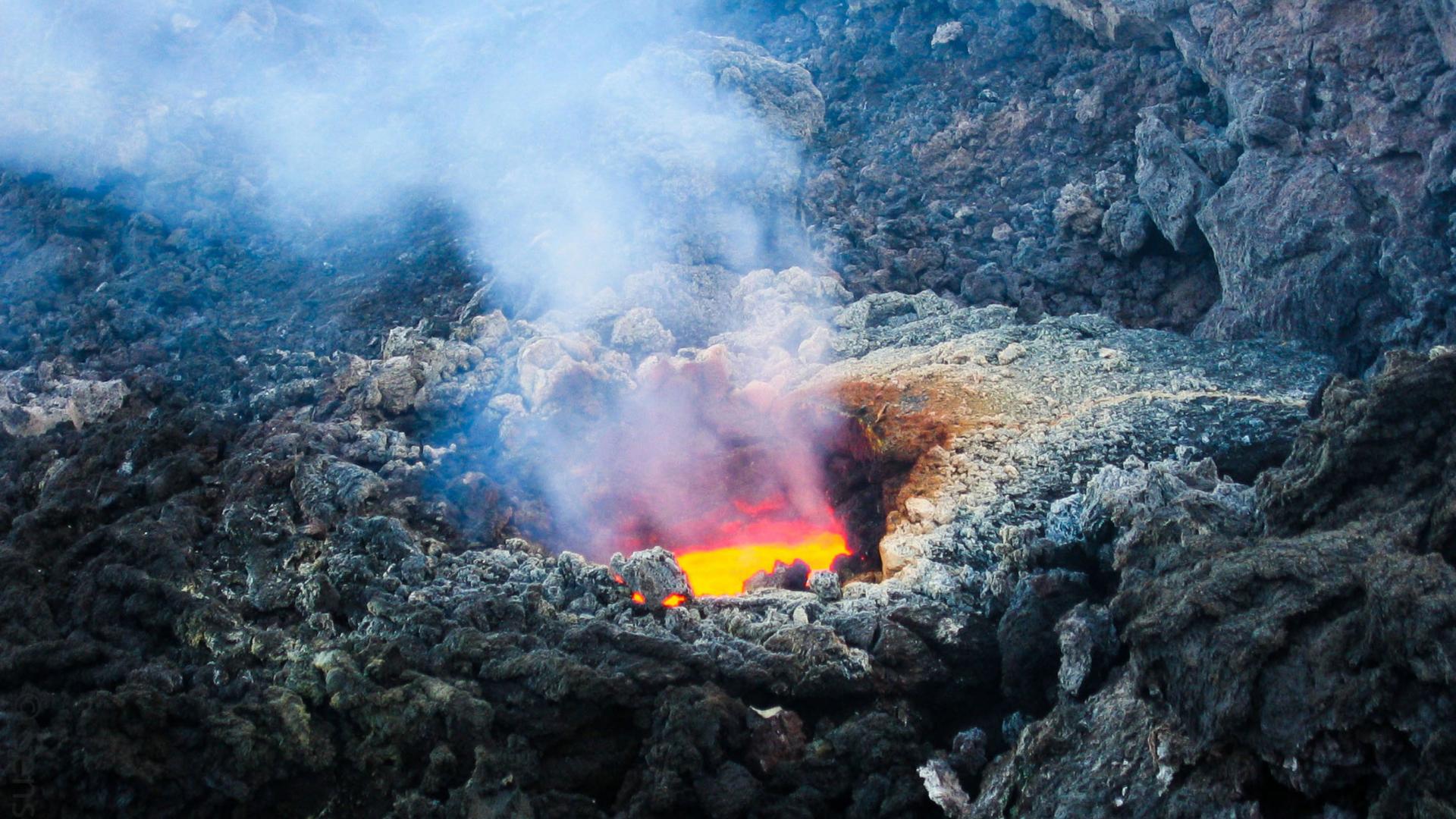 Mount Nyiragongo Wallpapers