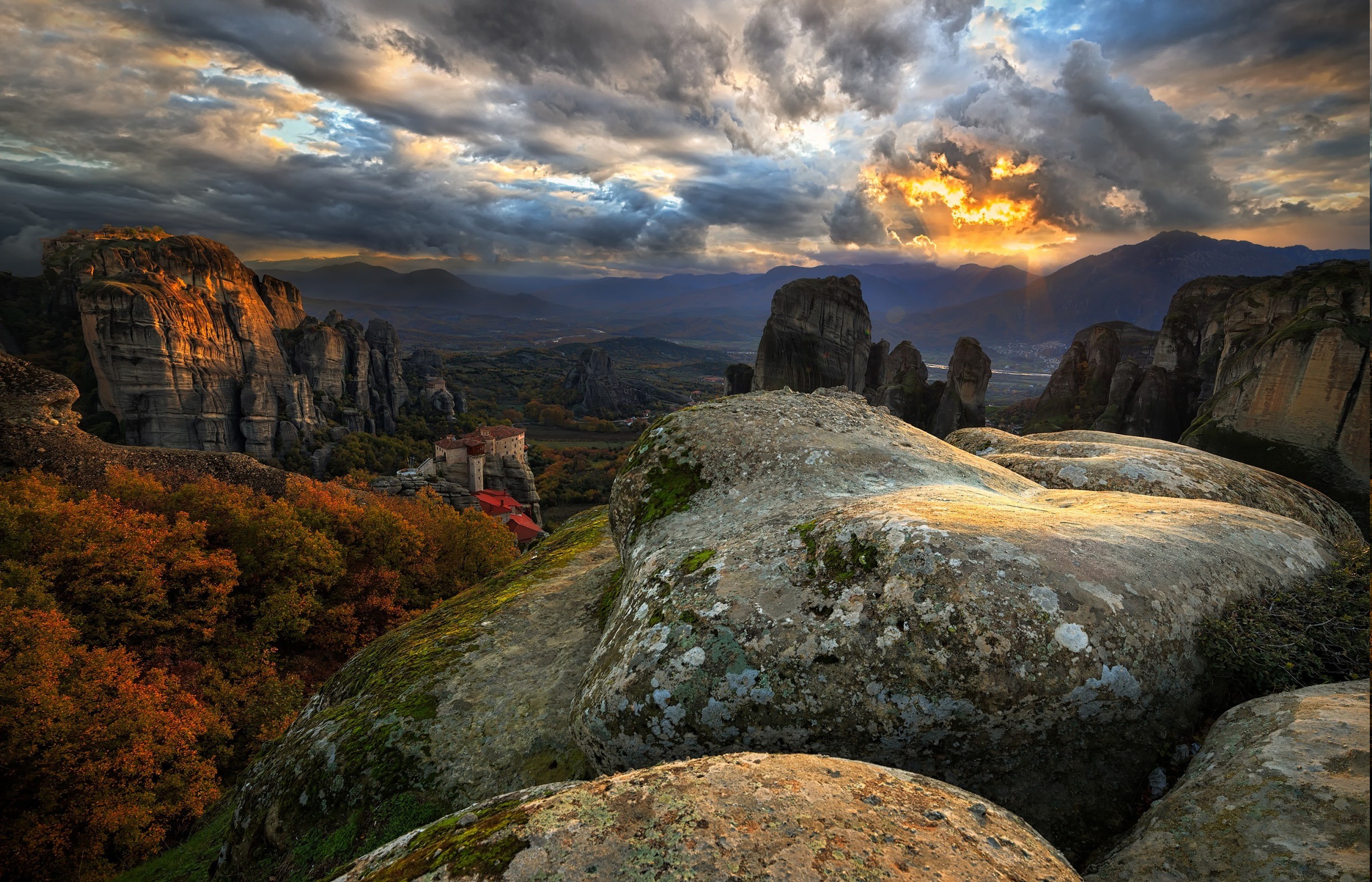 Mountain In Meteora Greece Wallpapers