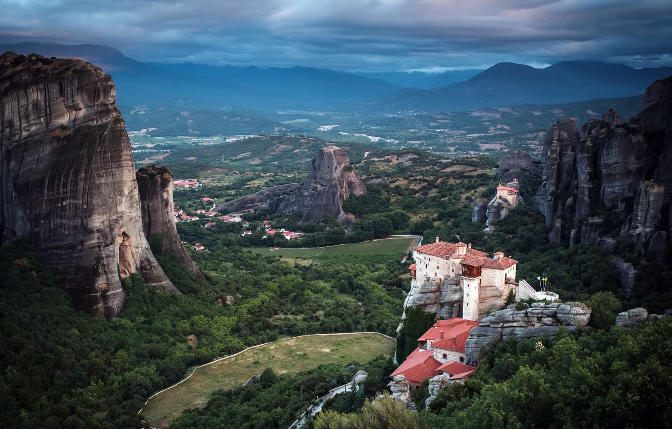 Mountain In Meteora Greece Wallpapers