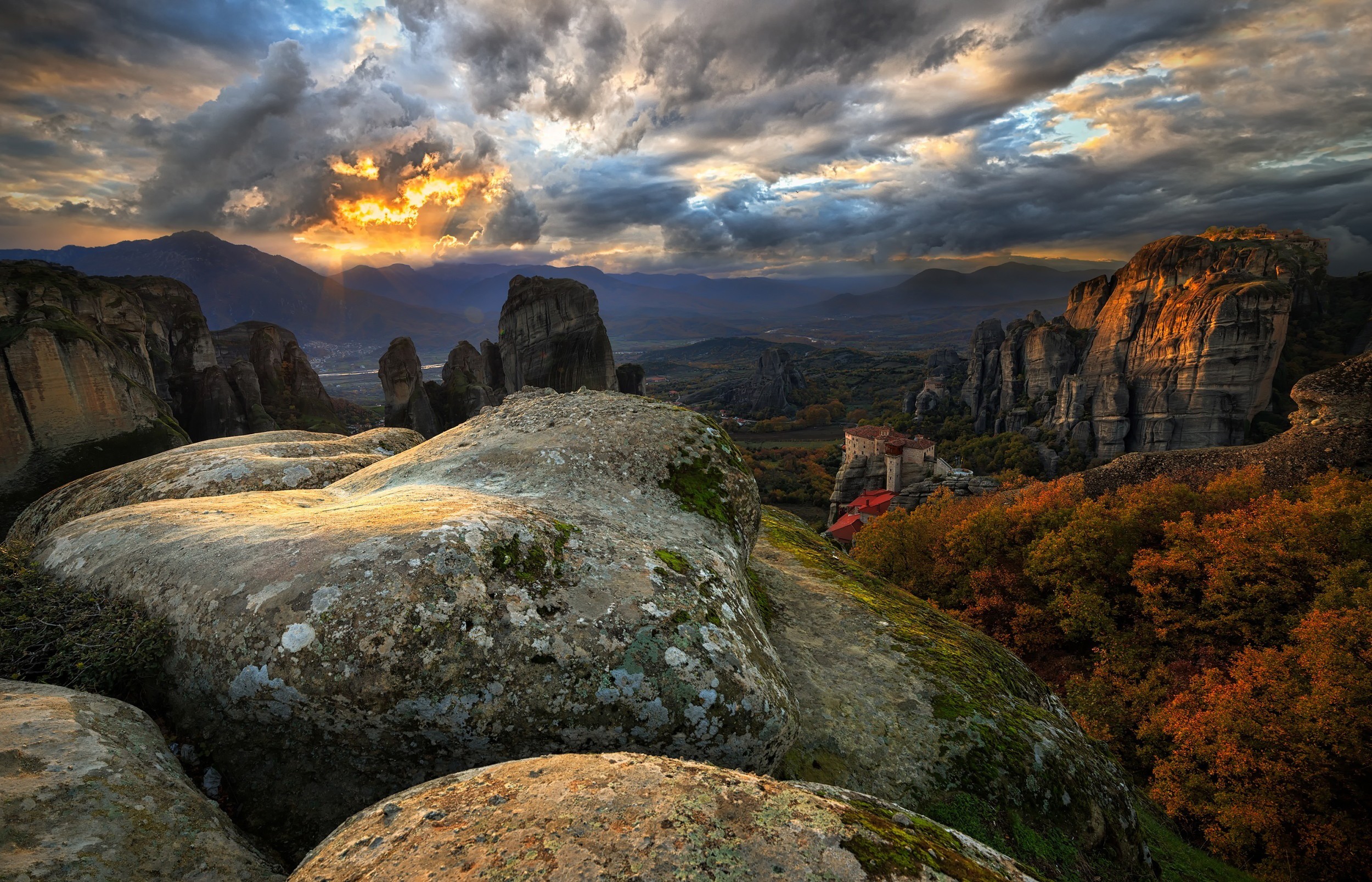 Mountain In Meteora Greece Wallpapers