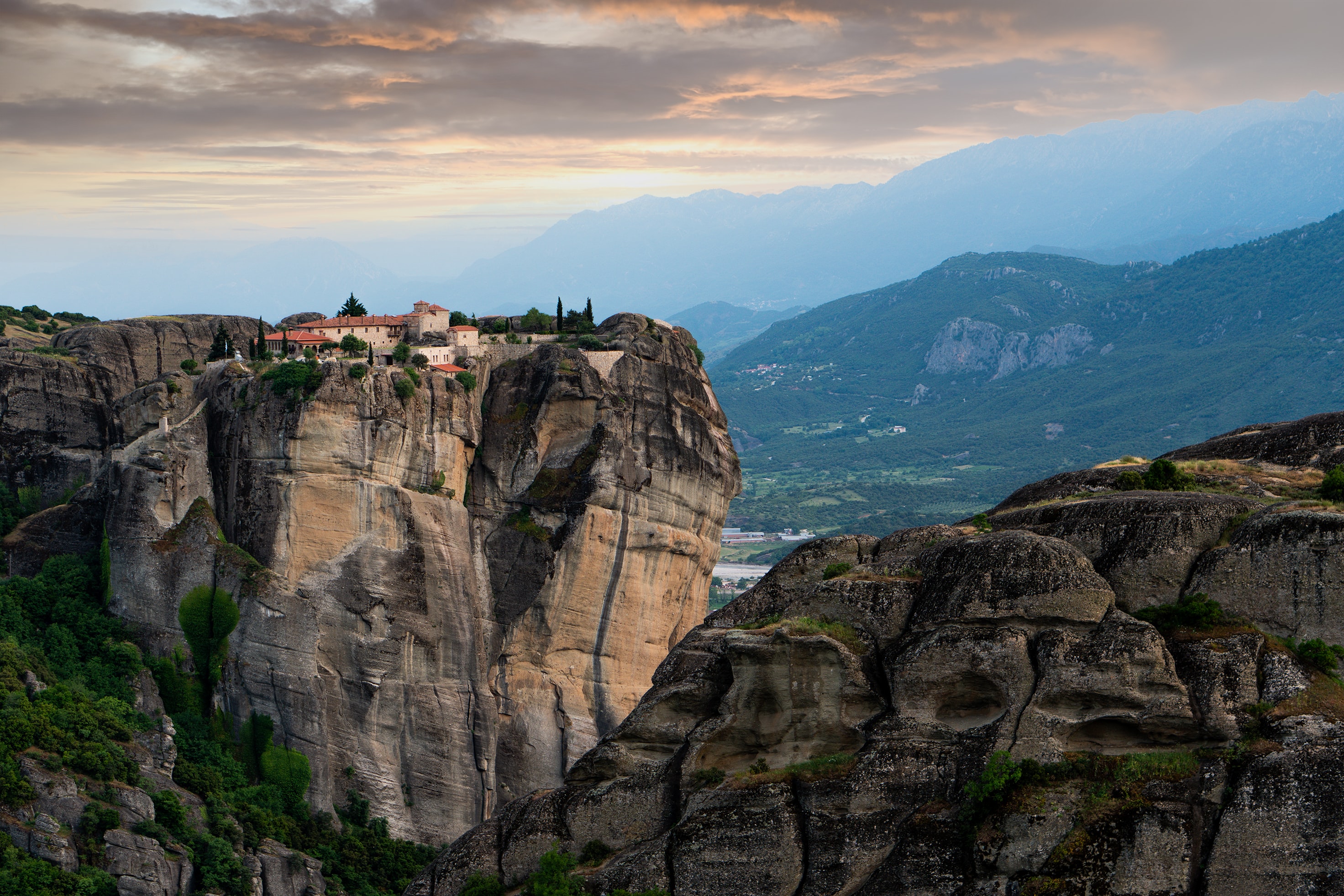 Mountain In Meteora Greece Wallpapers