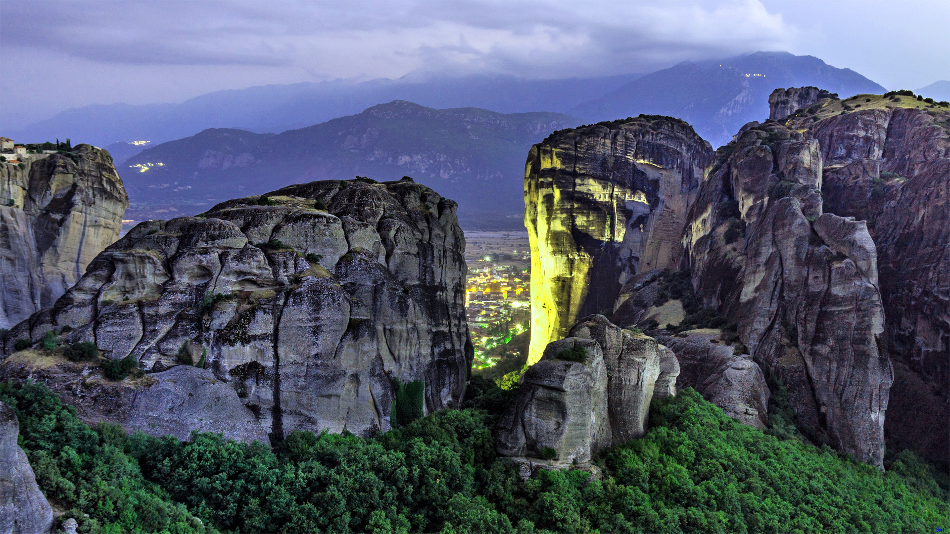 Mountain In Meteora Greece Wallpapers