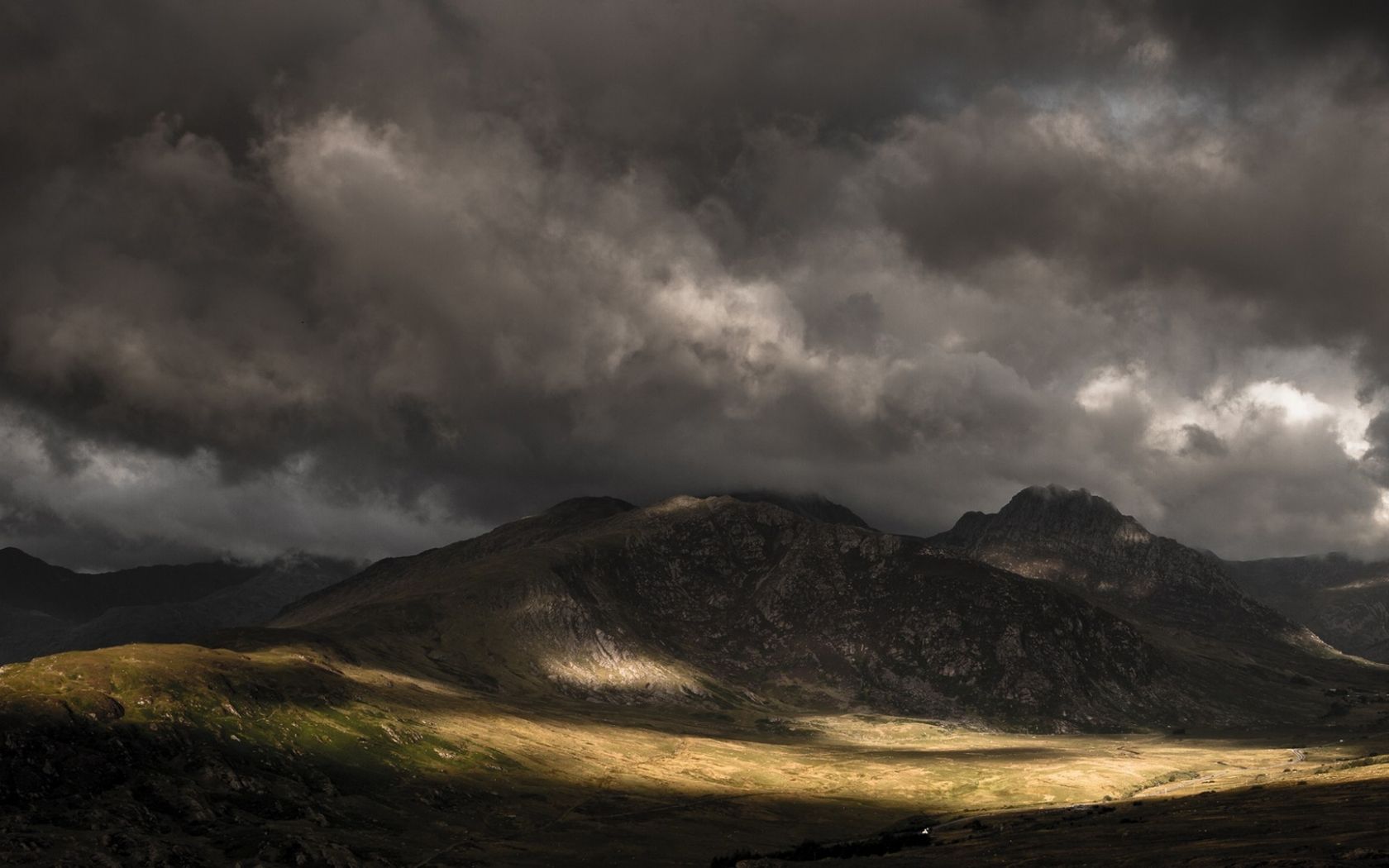 Mountain Inside Clouds Wallpapers