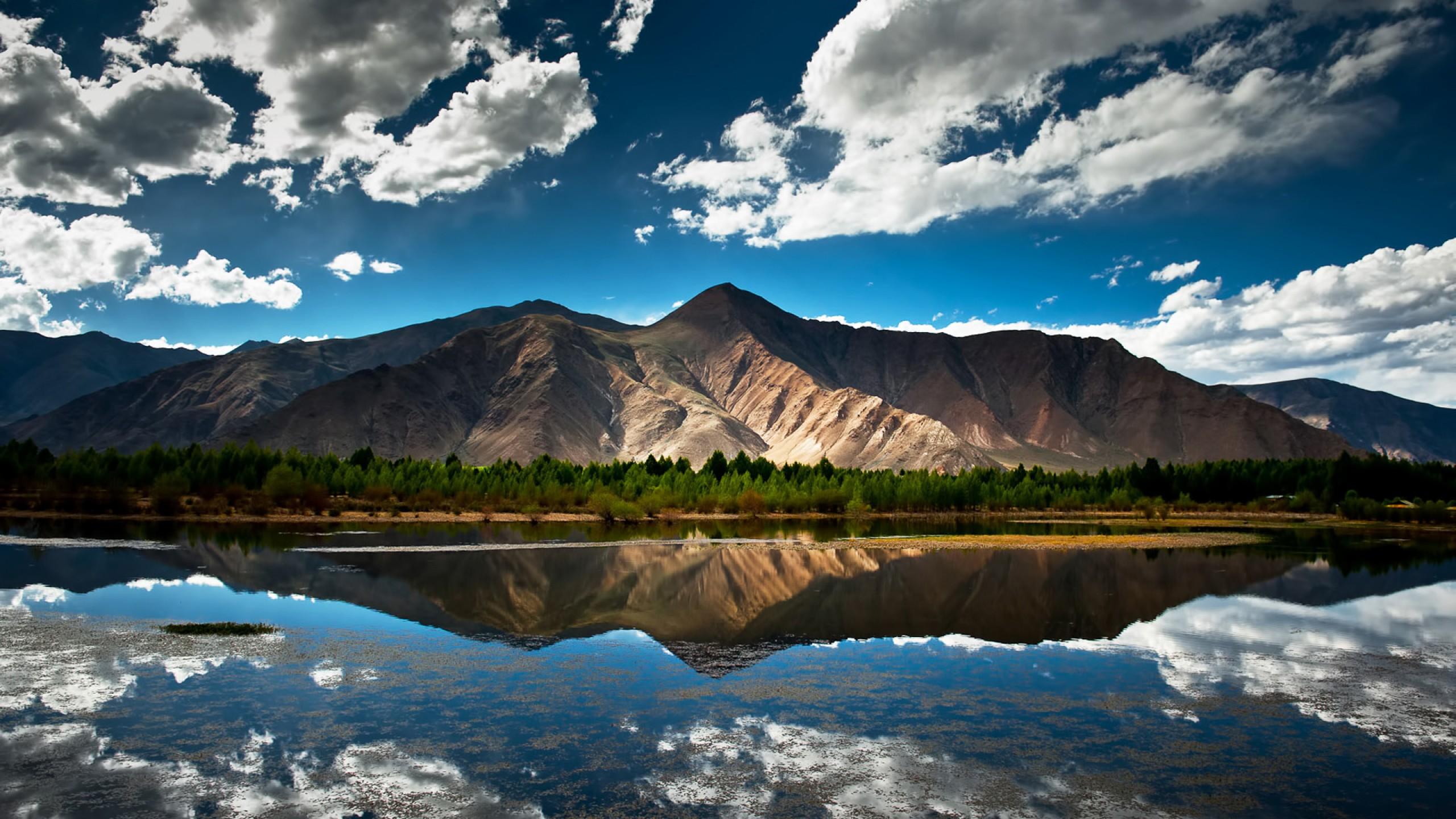 Mountain Reflection On Lake Side Wallpapers