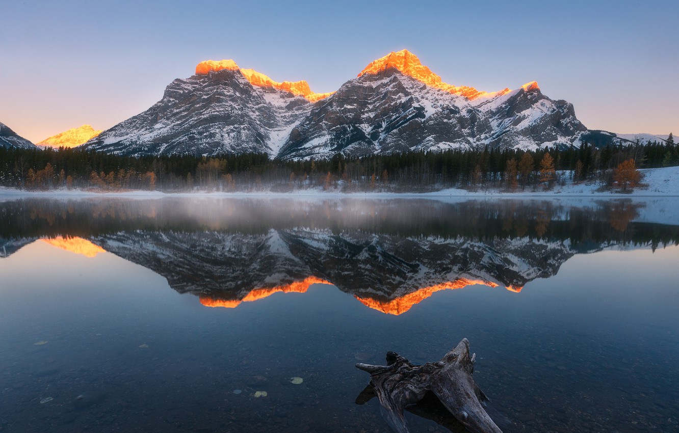 Mountain Reflection Over Lake In Dawn Wallpapers