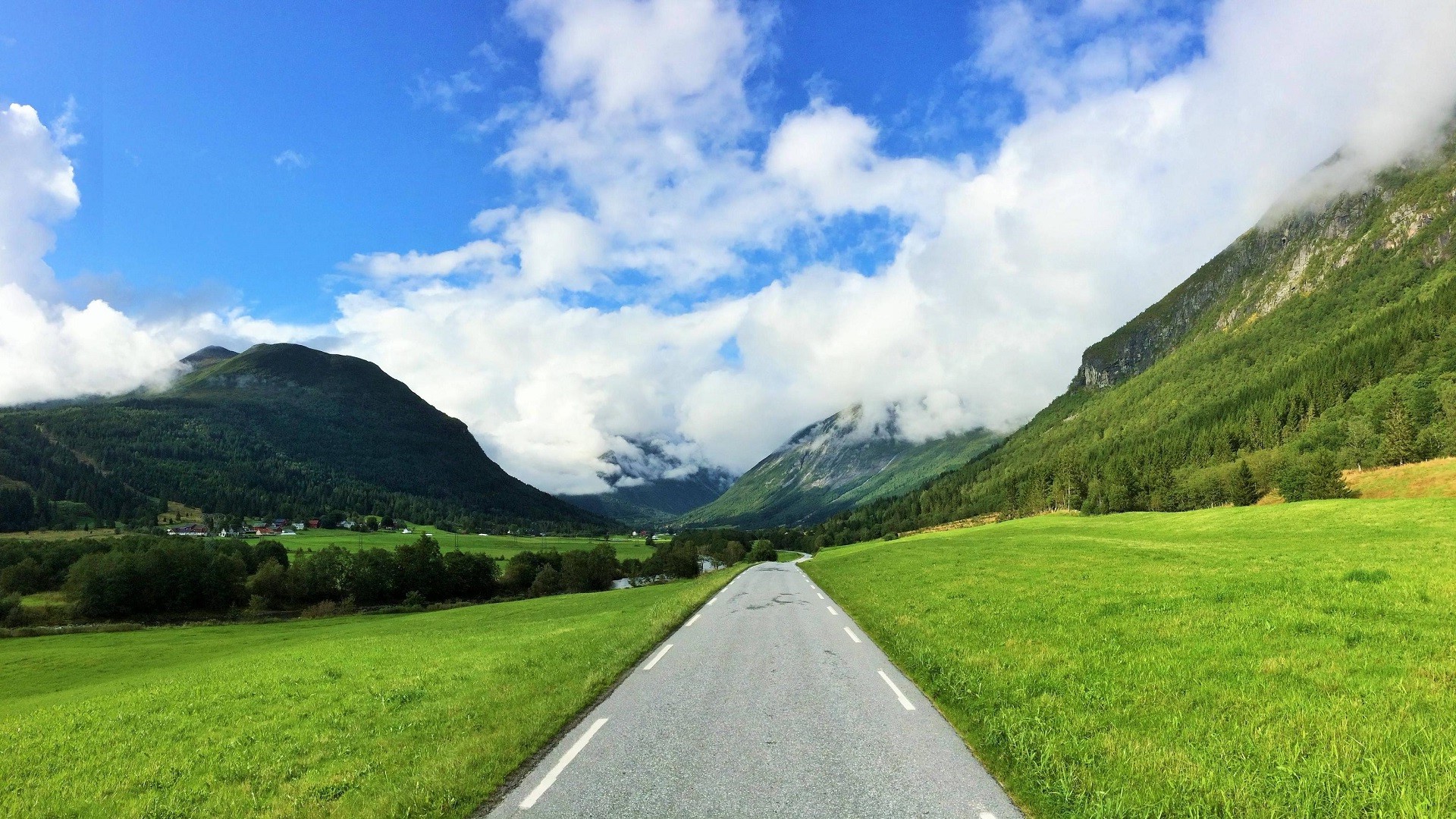 Mountain Road
 Wallpapers