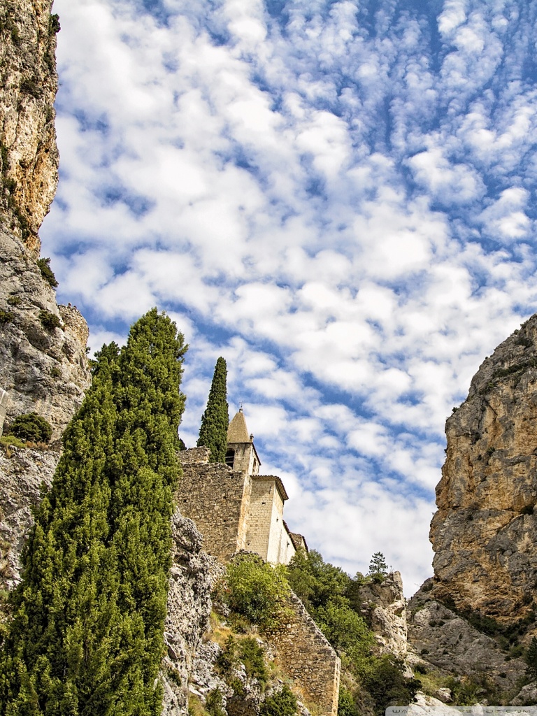 Moustiers-Sainte-Marie Wallpapers