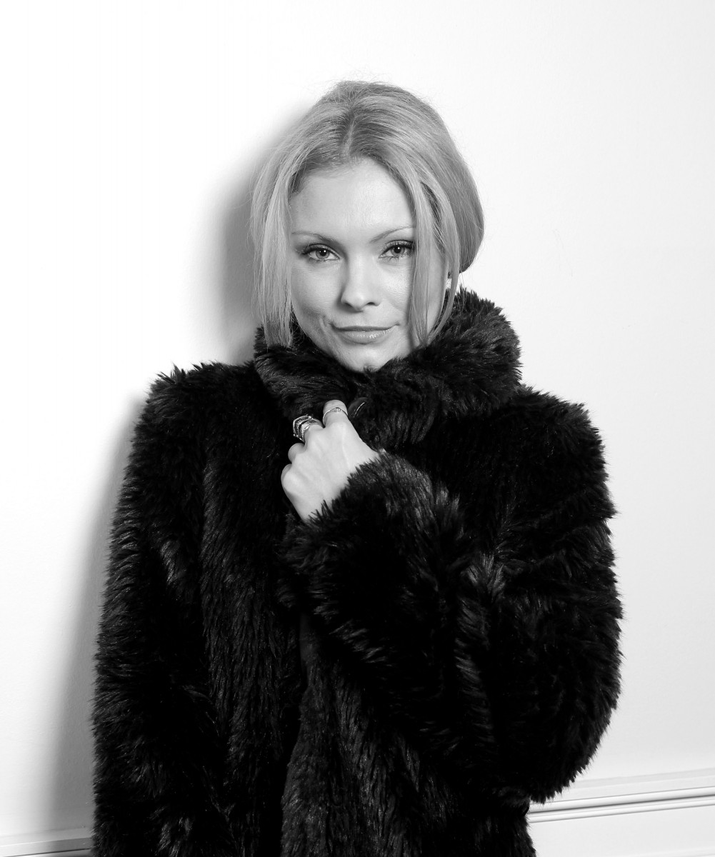 Myanna Buring Wallpapers