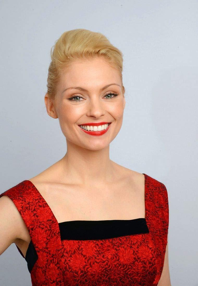 Myanna Buring Wallpapers