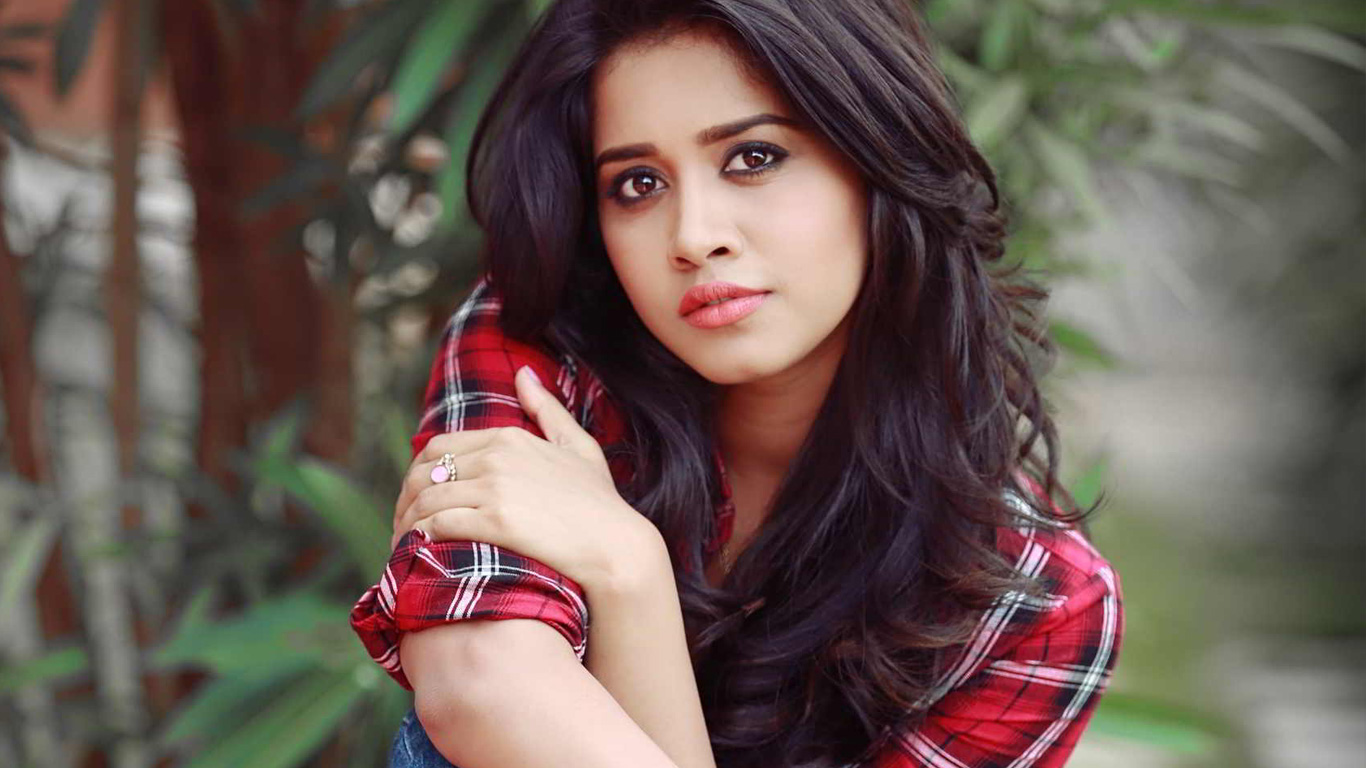 Nabha Natesh Wallpapers