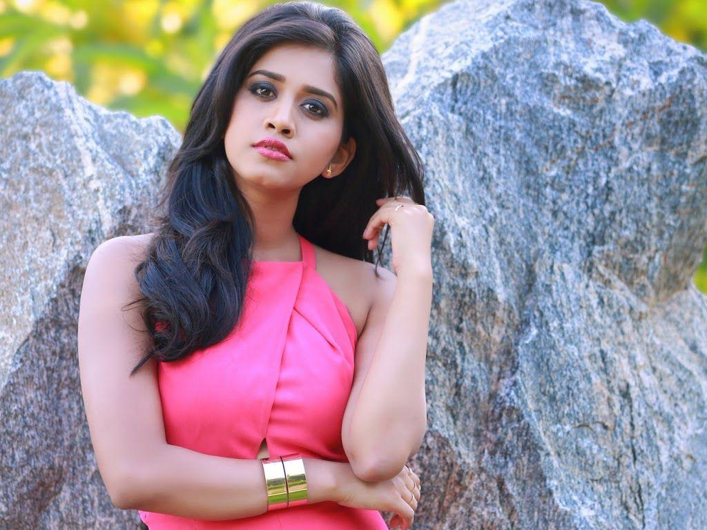 Nabha Natesh Wallpapers