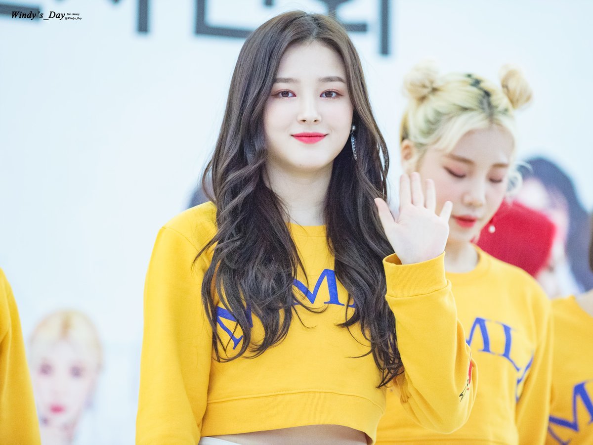 Nancy Momoland Photoshoot Wallpapers